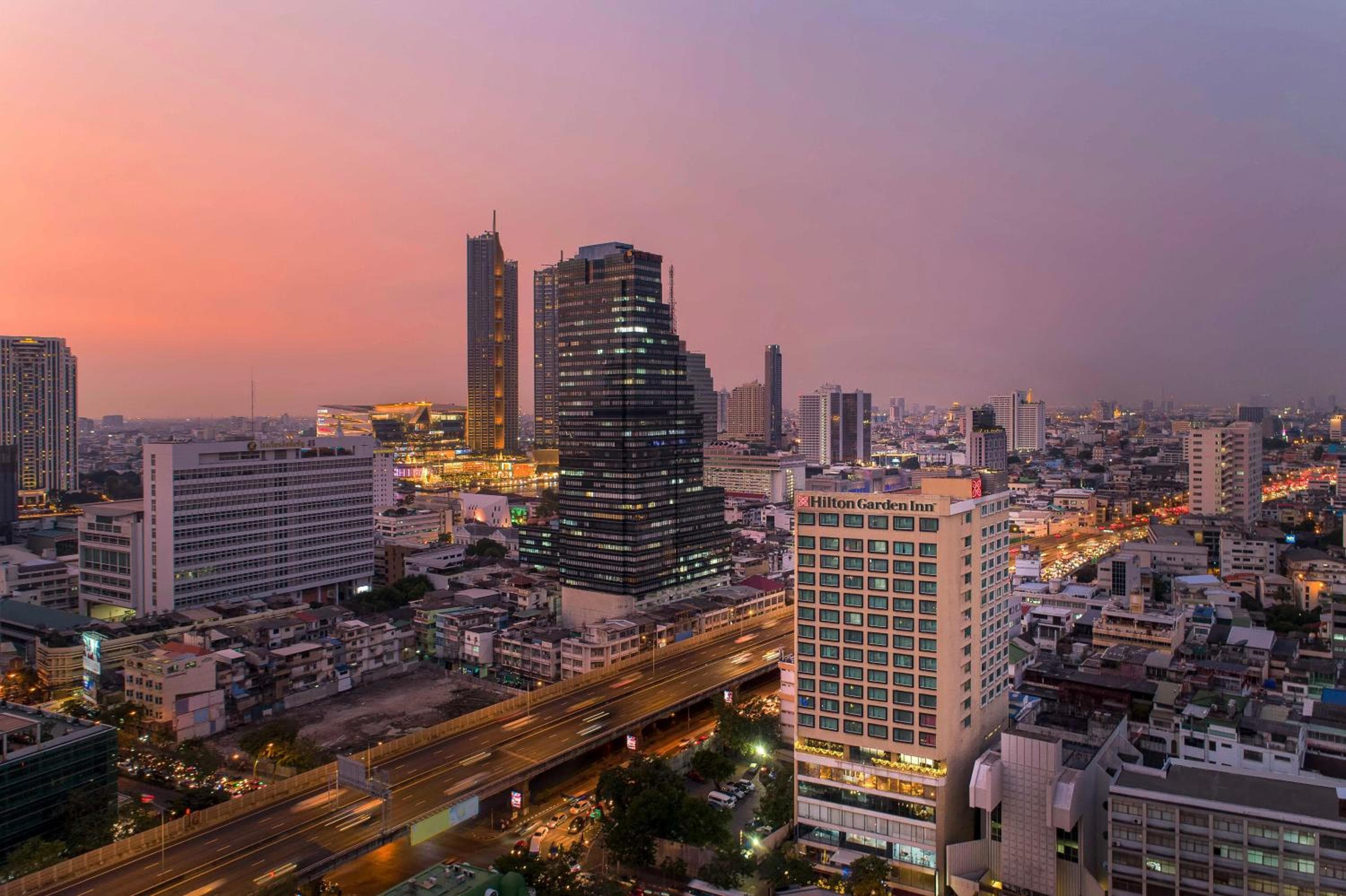 Hilton Garden Inn Bangkok Silom — 16