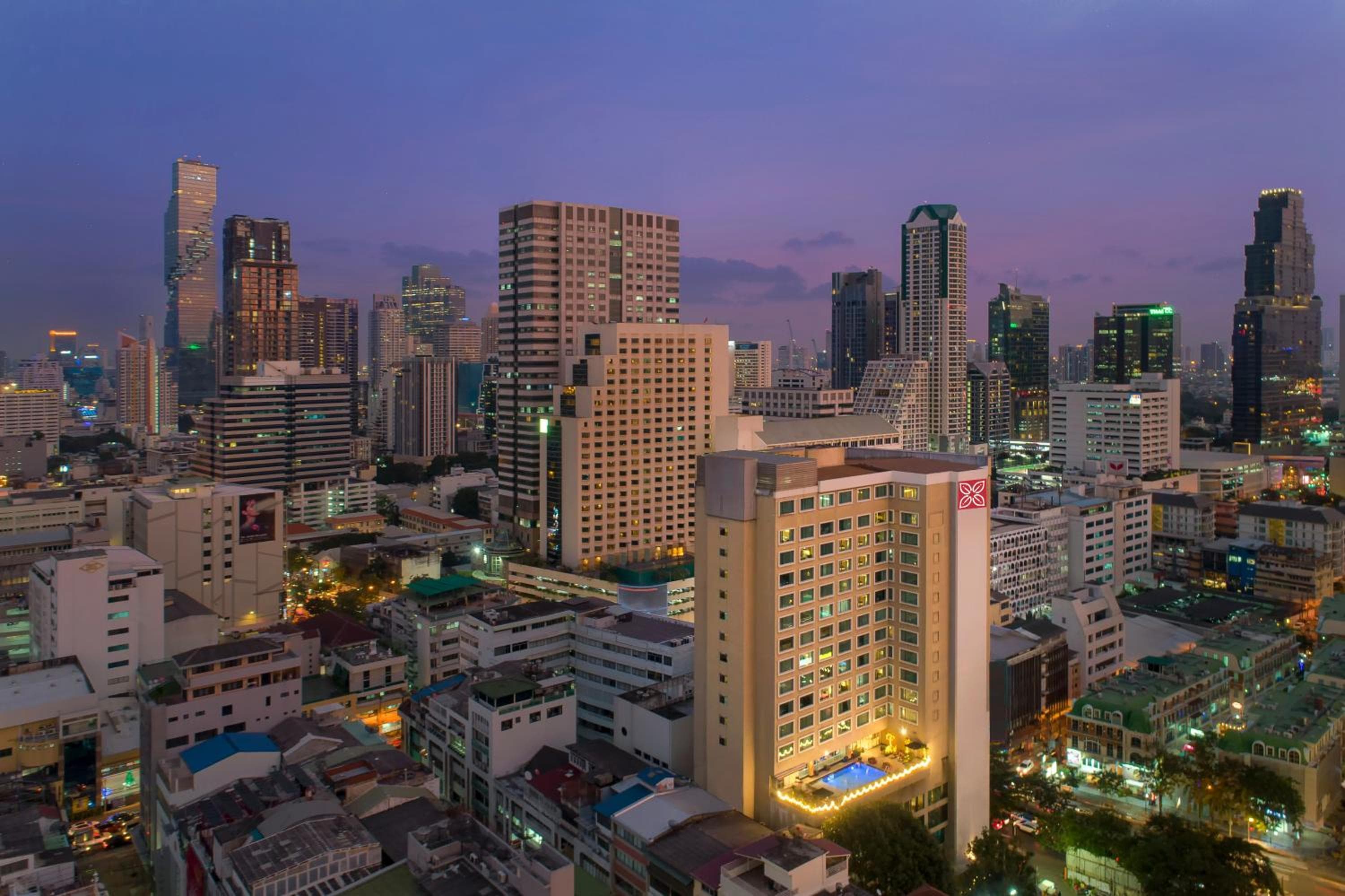 Hilton Garden Inn Bangkok Silom — 12