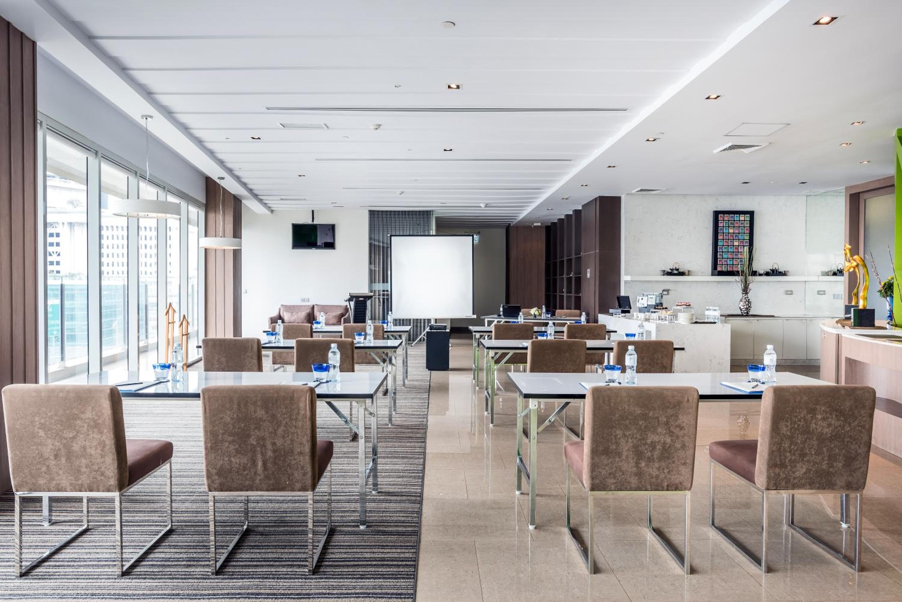 Hilton Garden Inn Bangkok Silom — 13