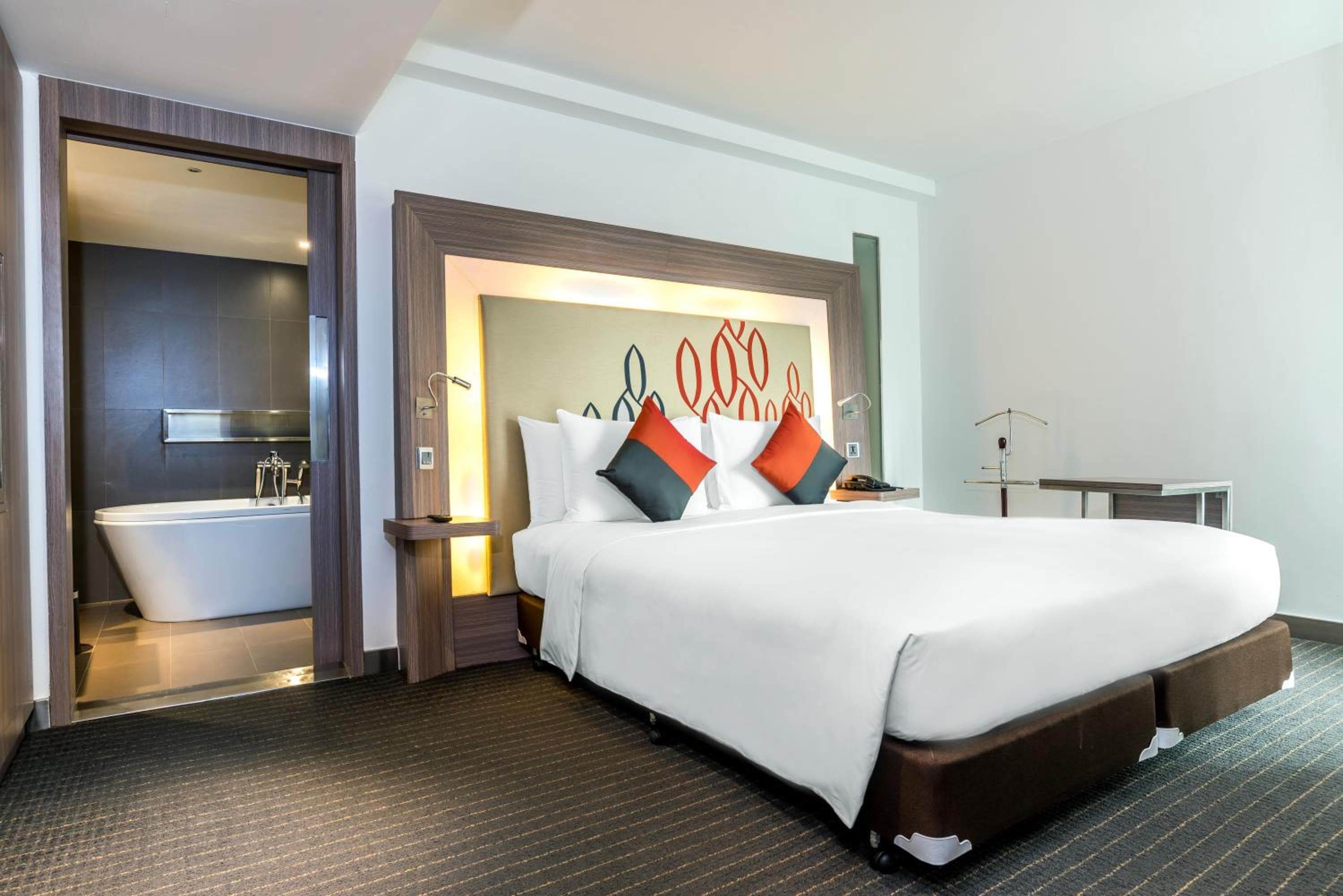 Hilton Garden Inn Bangkok Silom — 21