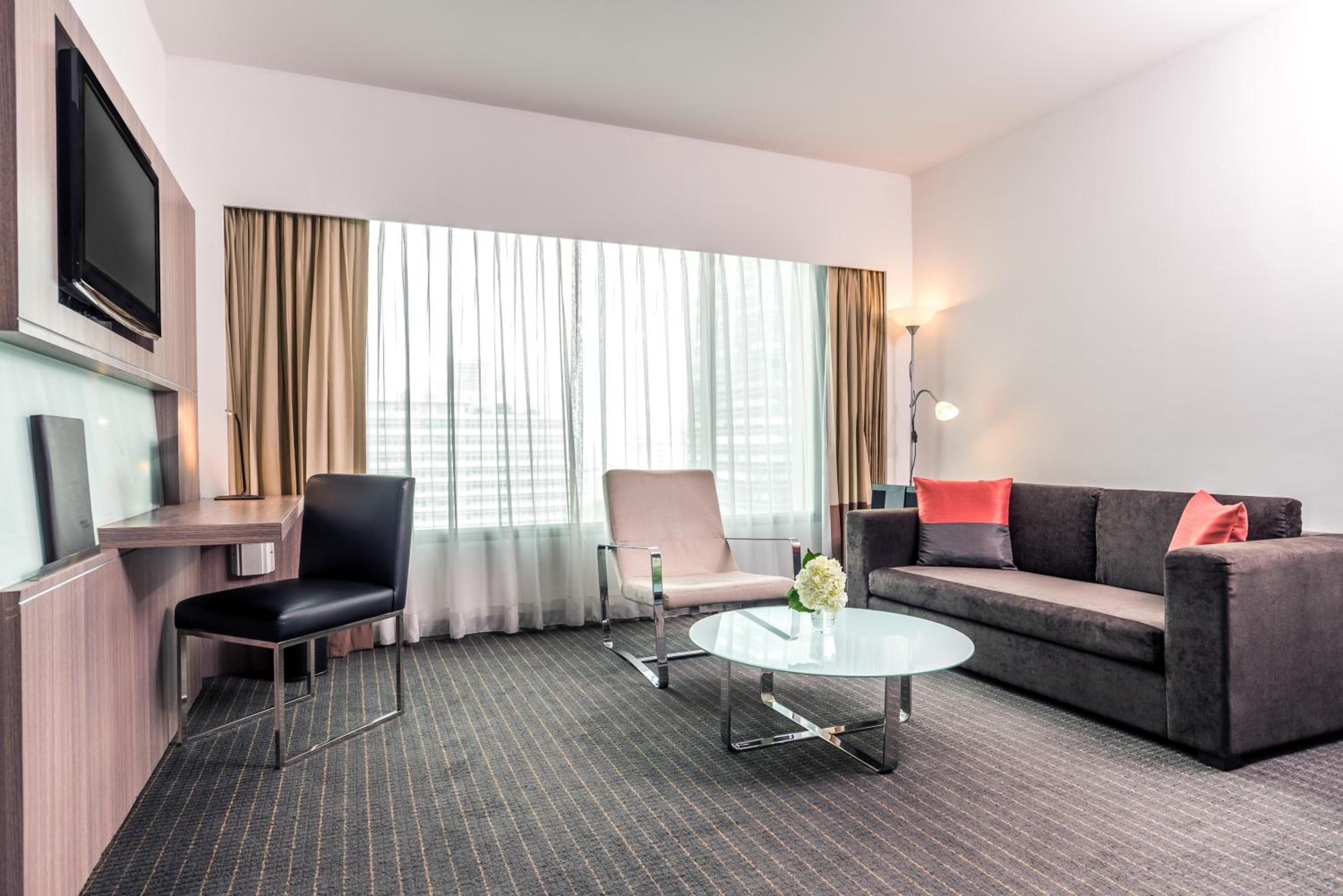 Hilton Garden Inn Bangkok Silom — 4