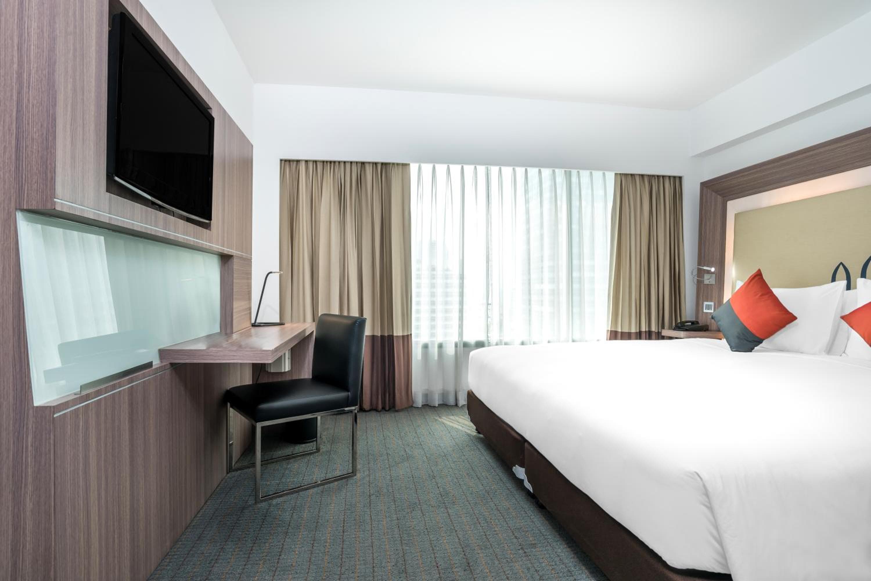 Hilton Garden Inn Bangkok Silom — 24