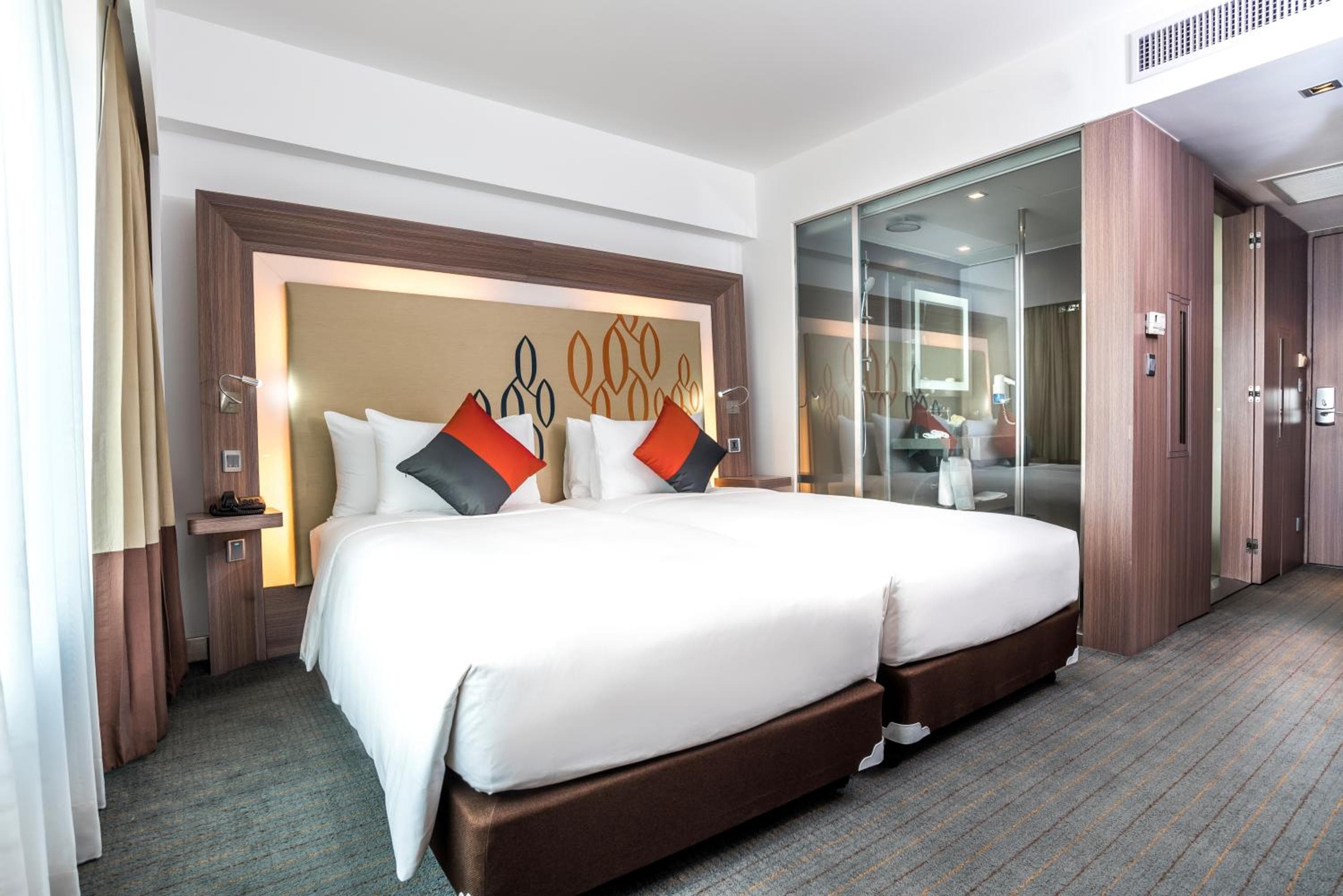 Hilton Garden Inn Bangkok Silom — 28