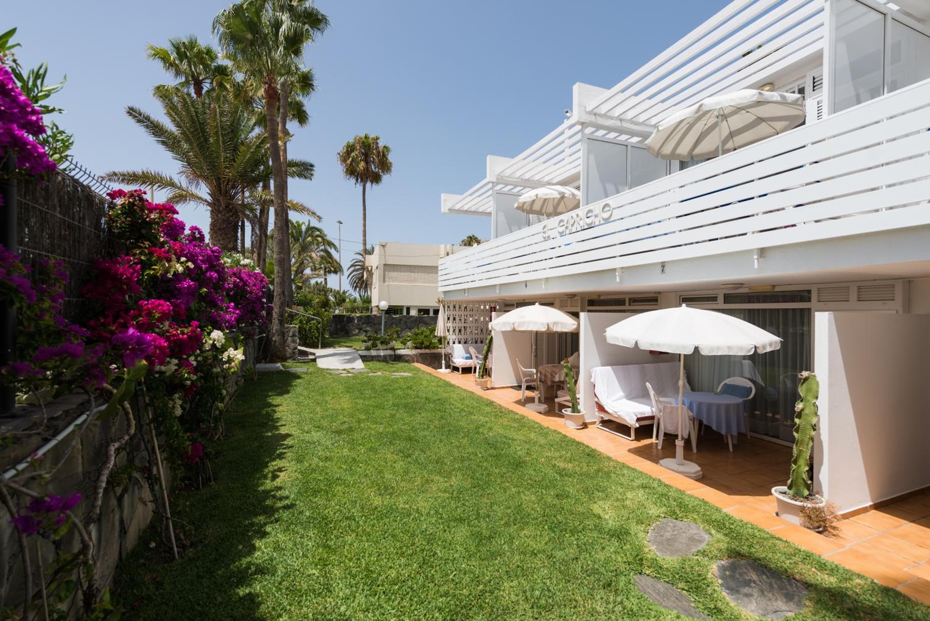 Apartamentos El Capricho — 1