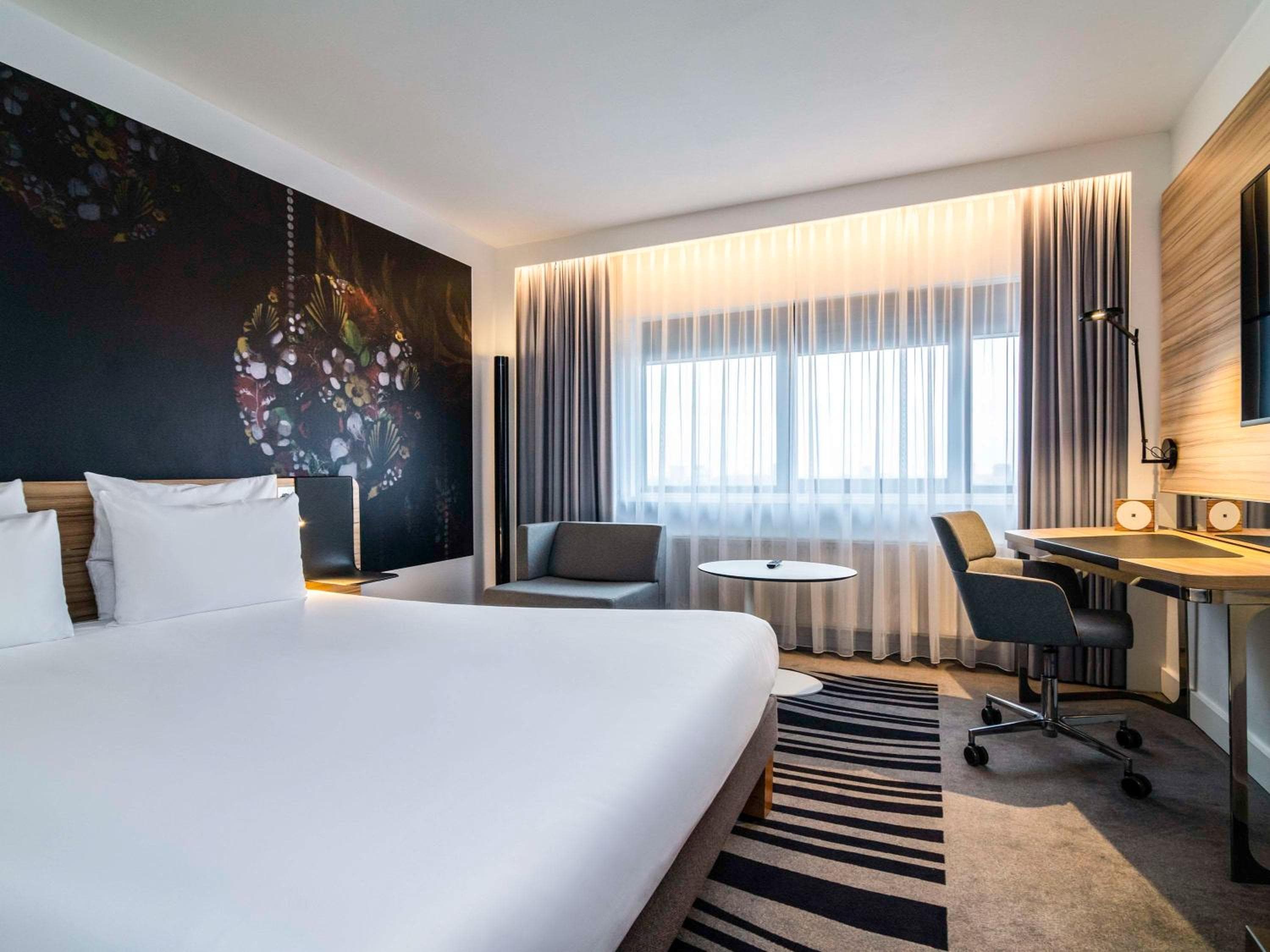 Novotel Amsterdam City — 13