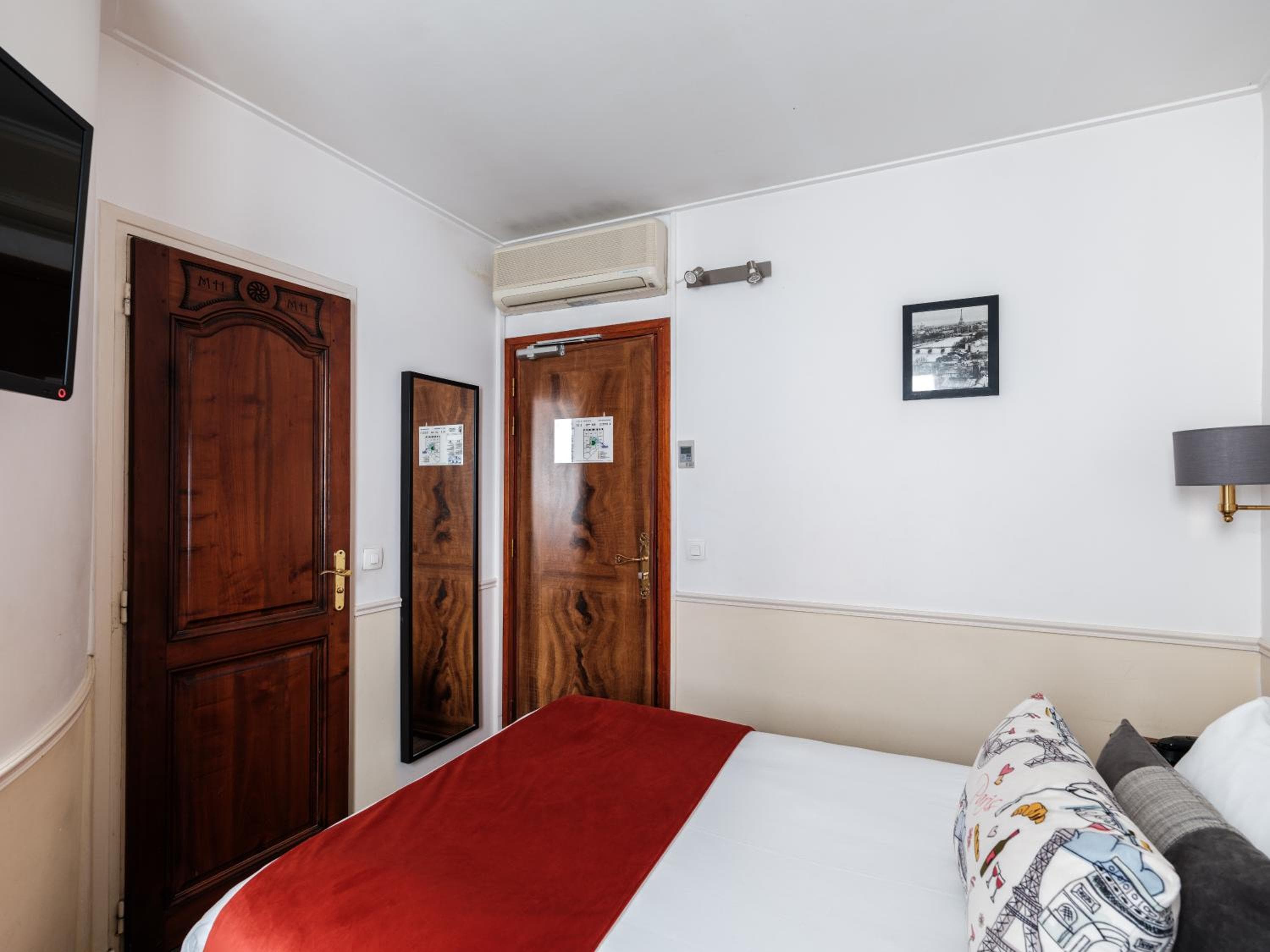 Hotel Minerve — 16