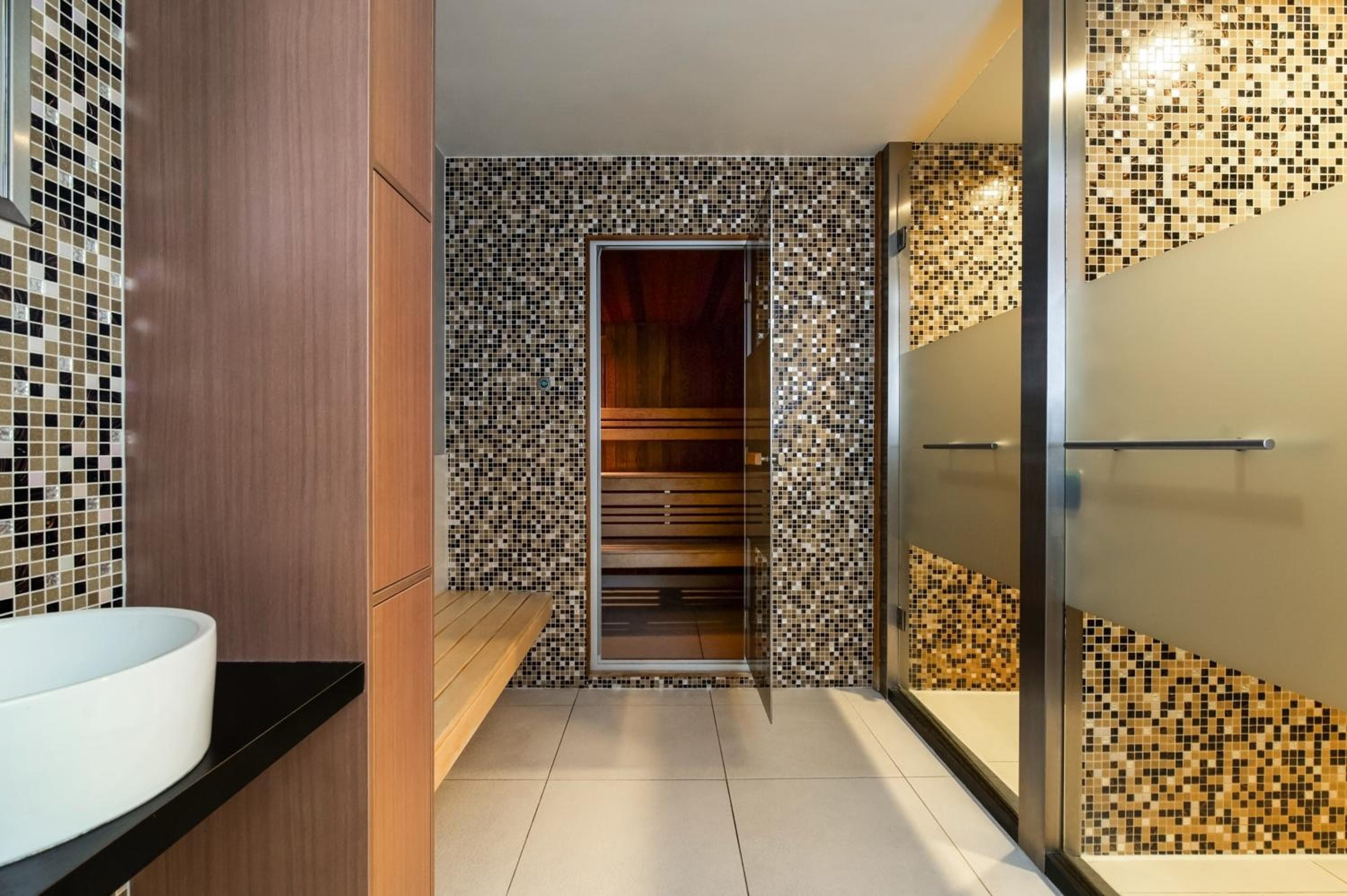 Novotel Amsterdam City — 14