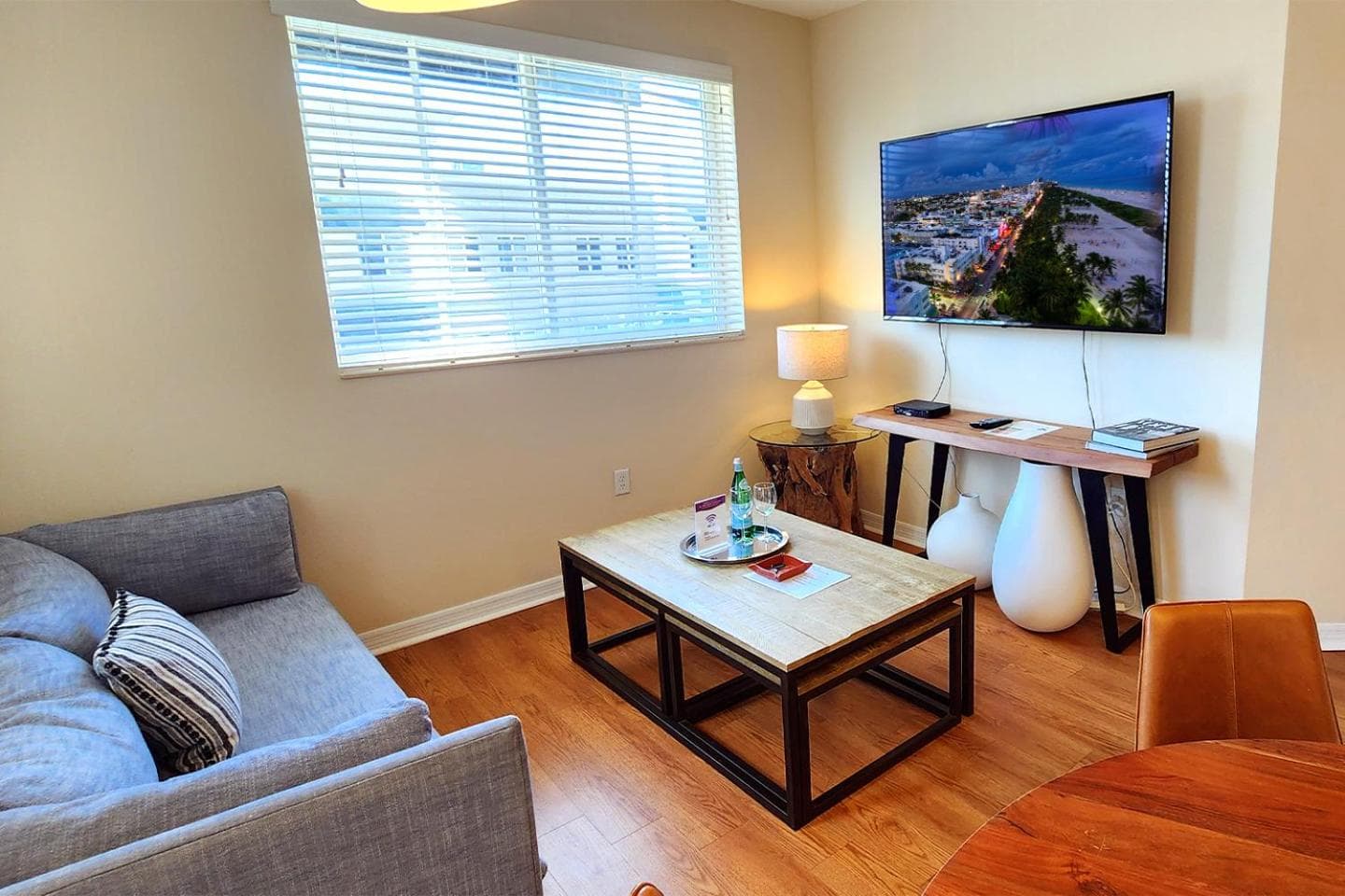 Dharma Home Suites South Miami en Red Road Commons — 10