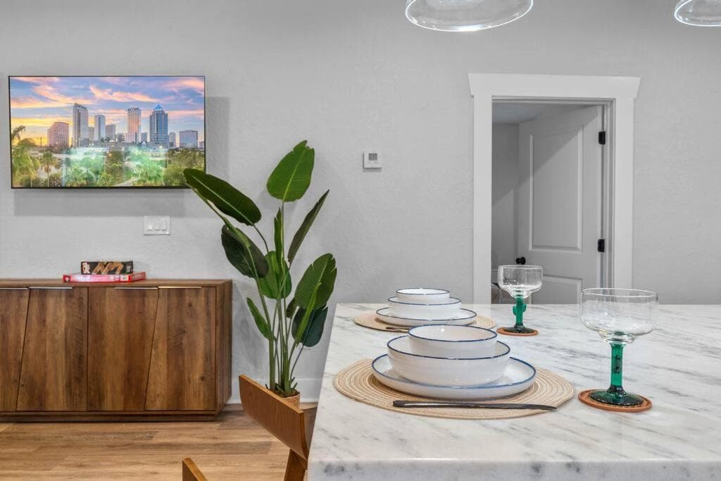 Mid-Century Modern Retreat by Coffee, Food + Shops — 14