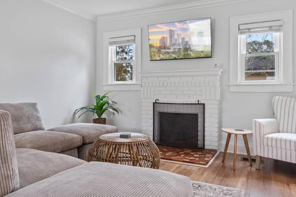 Spacious Modern Farmhouse w/ Private Patio & BBQ! — 27
