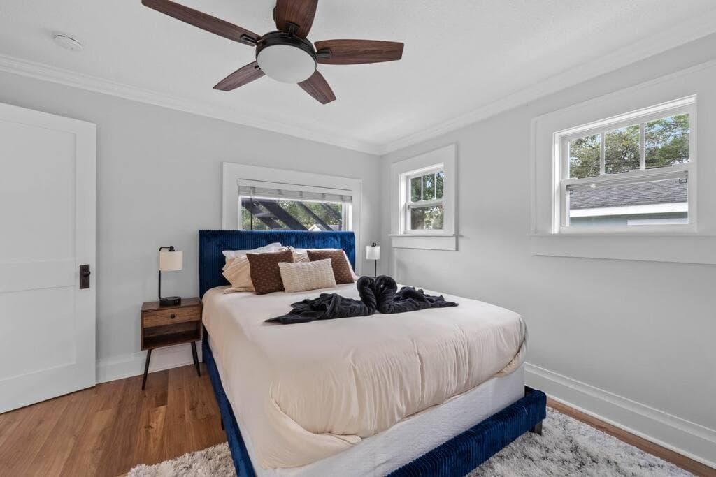 Spacious Modern Farmhouse w/ Private Patio & BBQ! — 21
