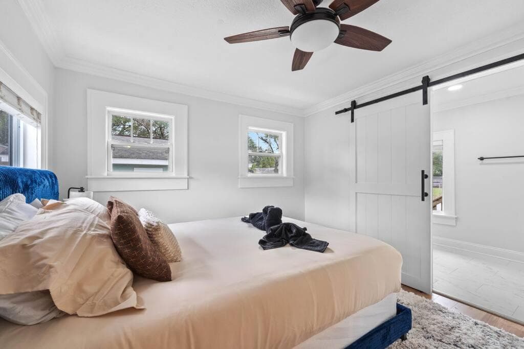 Spacious Modern Farmhouse w/ Private Patio & BBQ! — 11