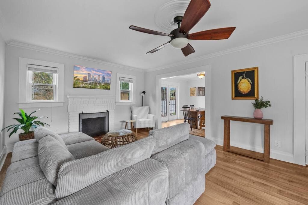 Spacious Modern Farmhouse w/ Private Patio & BBQ! — 30