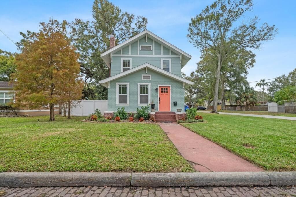 Spacious Modern Farmhouse w/ Private Patio & BBQ! — 1