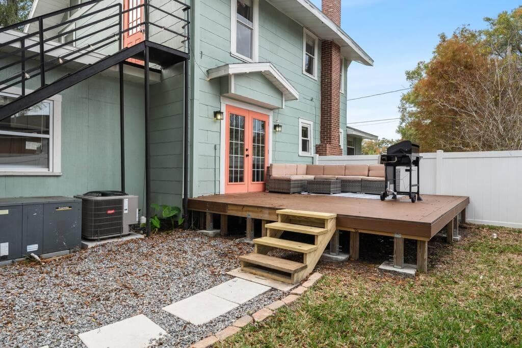 Spacious Modern Farmhouse w/ Private Patio & BBQ! — 4