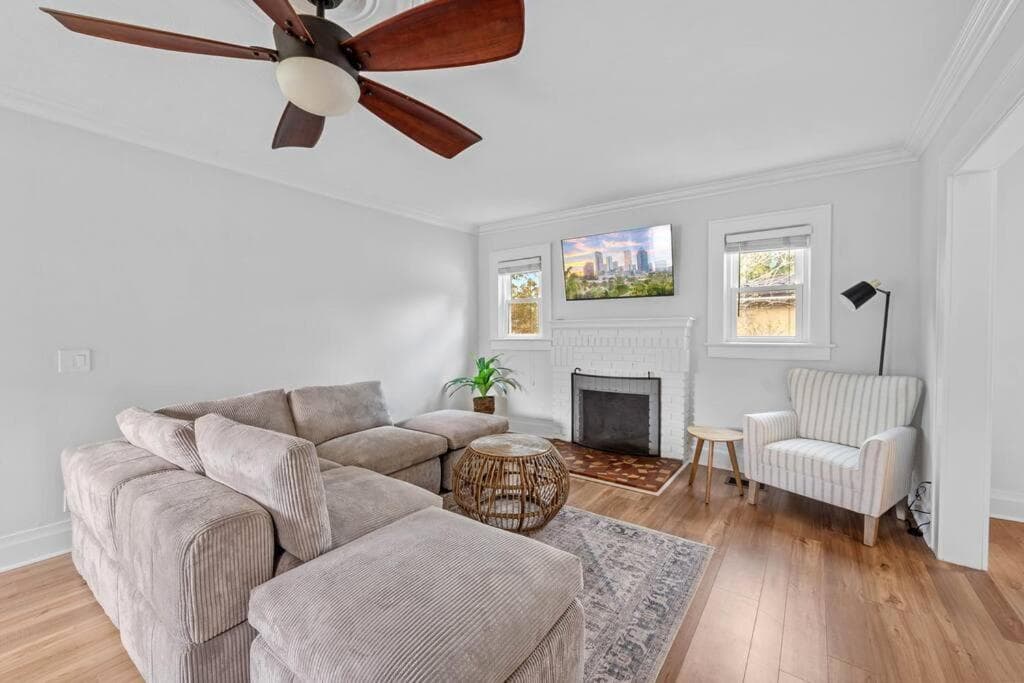 Spacious Modern Farmhouse w/ Private Patio & BBQ! — 20