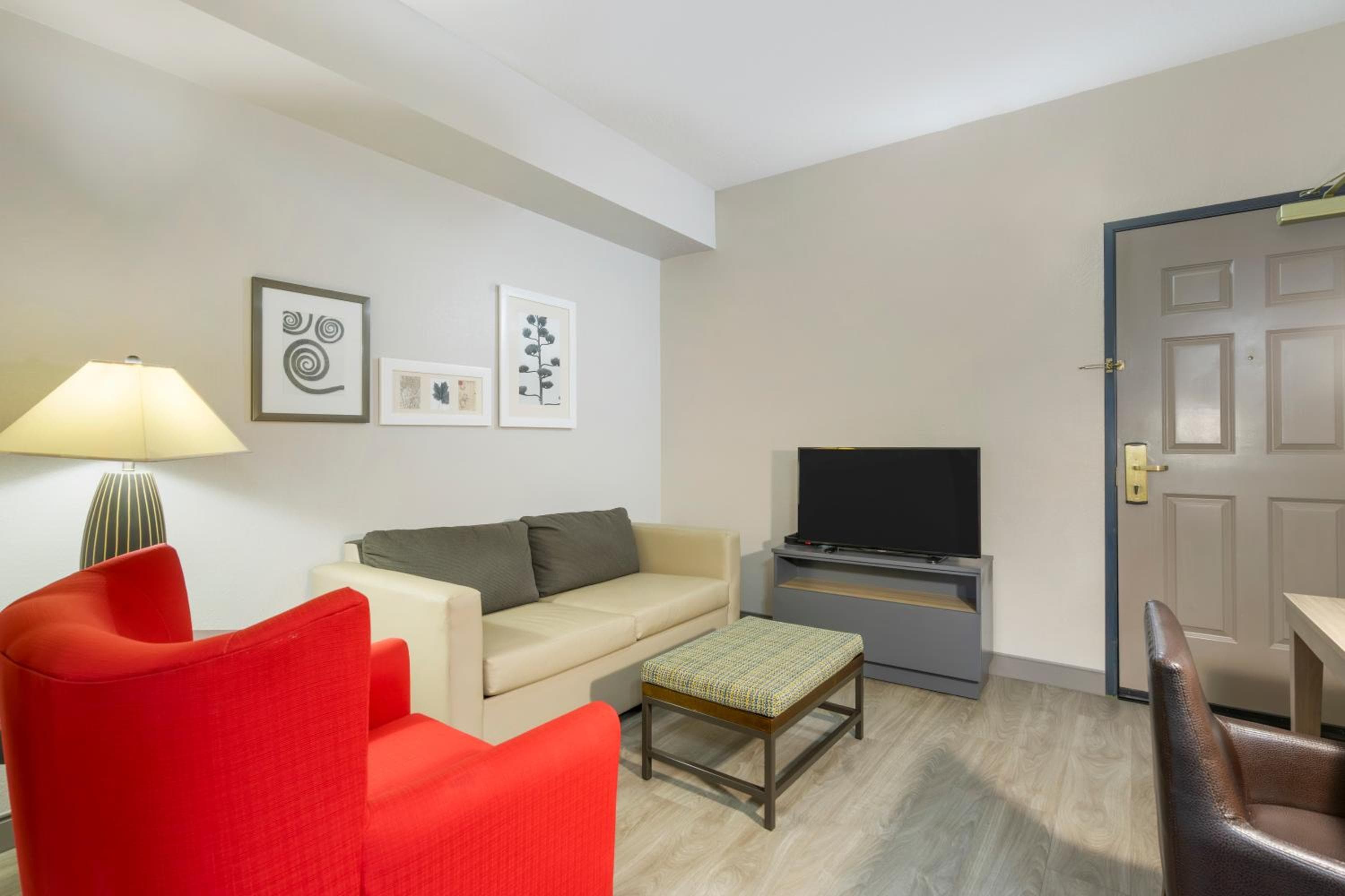 Country Inn & Suites by Radisson, Tampa Airport North, FL — 8