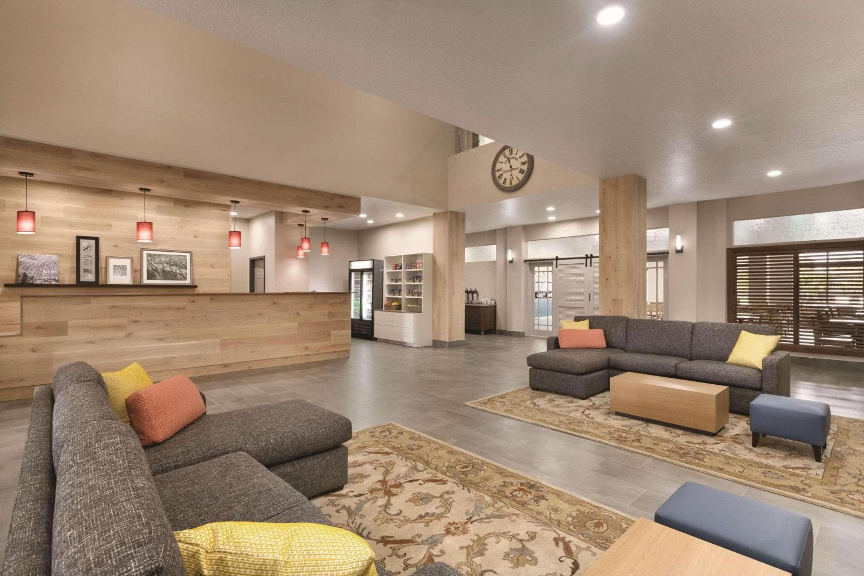 Country Inn & Suites by Radisson, Tampa Estadio RJ — 4
