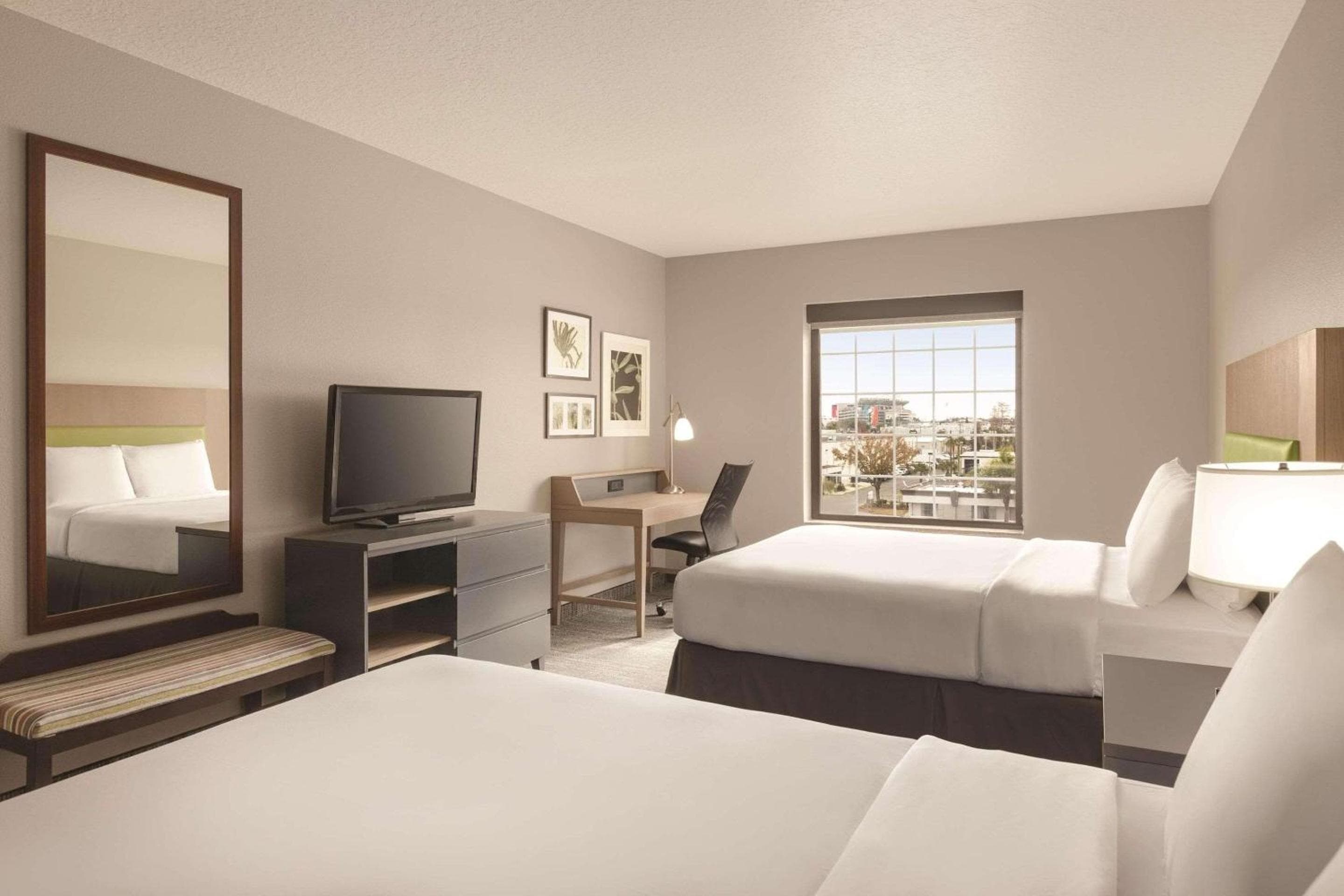 Country Inn & Suites by Radisson, Tampa Estadio RJ — 9