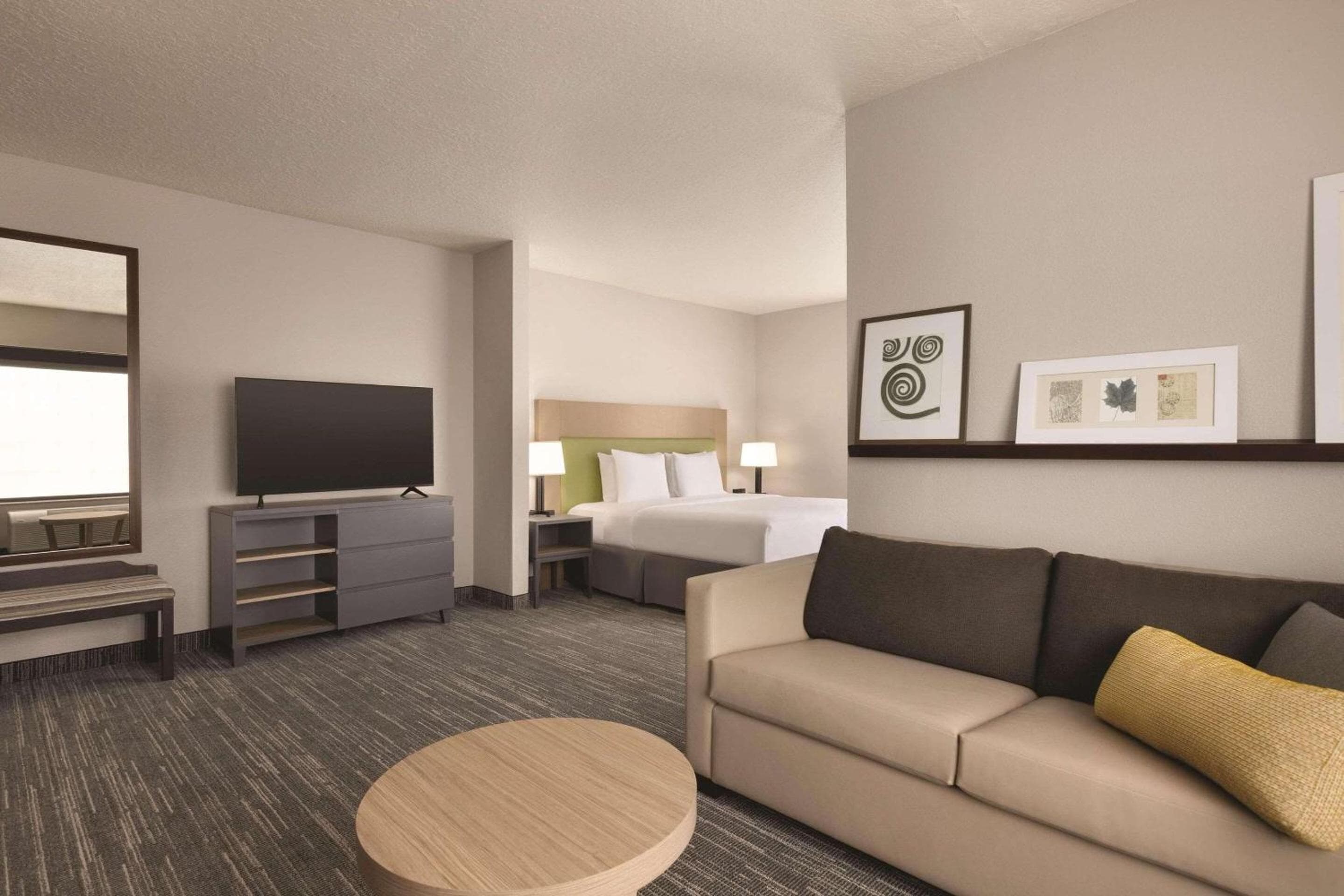 Country Inn & Suites by Radisson, Tampa Estadio RJ — 15