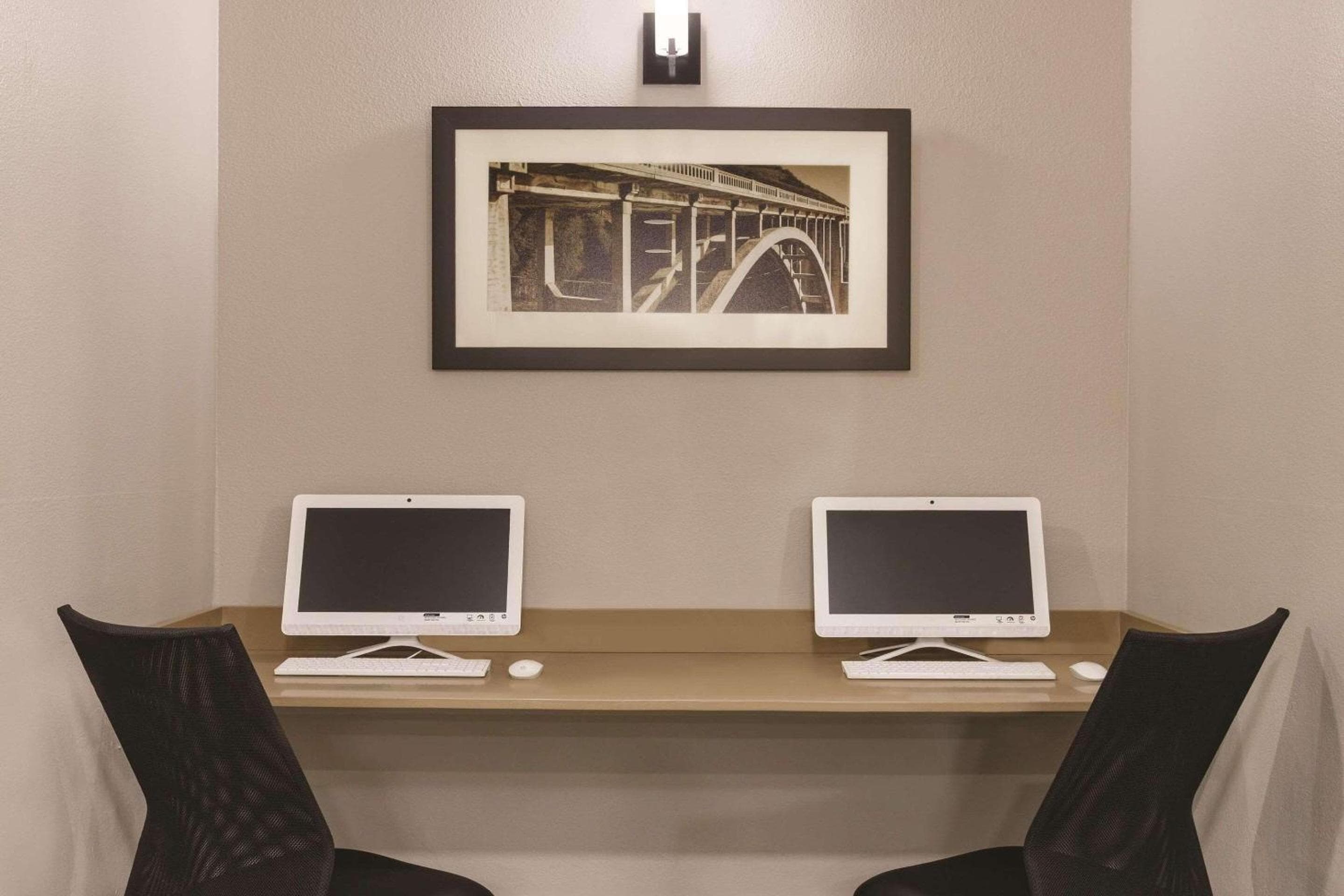 Country Inn & Suites by Radisson, Tampa Estadio RJ — 20
