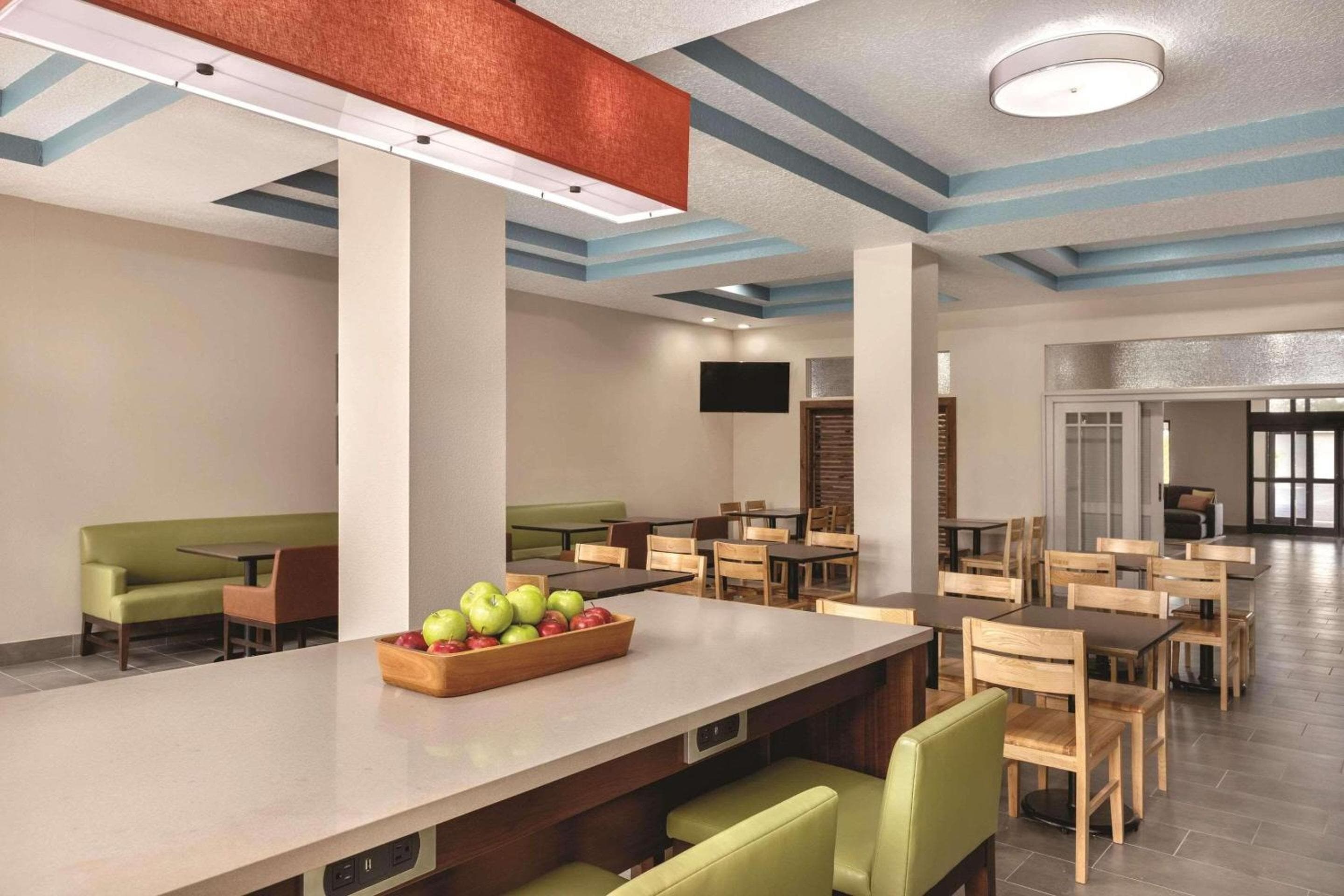 Country Inn & Suites by Radisson, Tampa Estadio RJ — 22