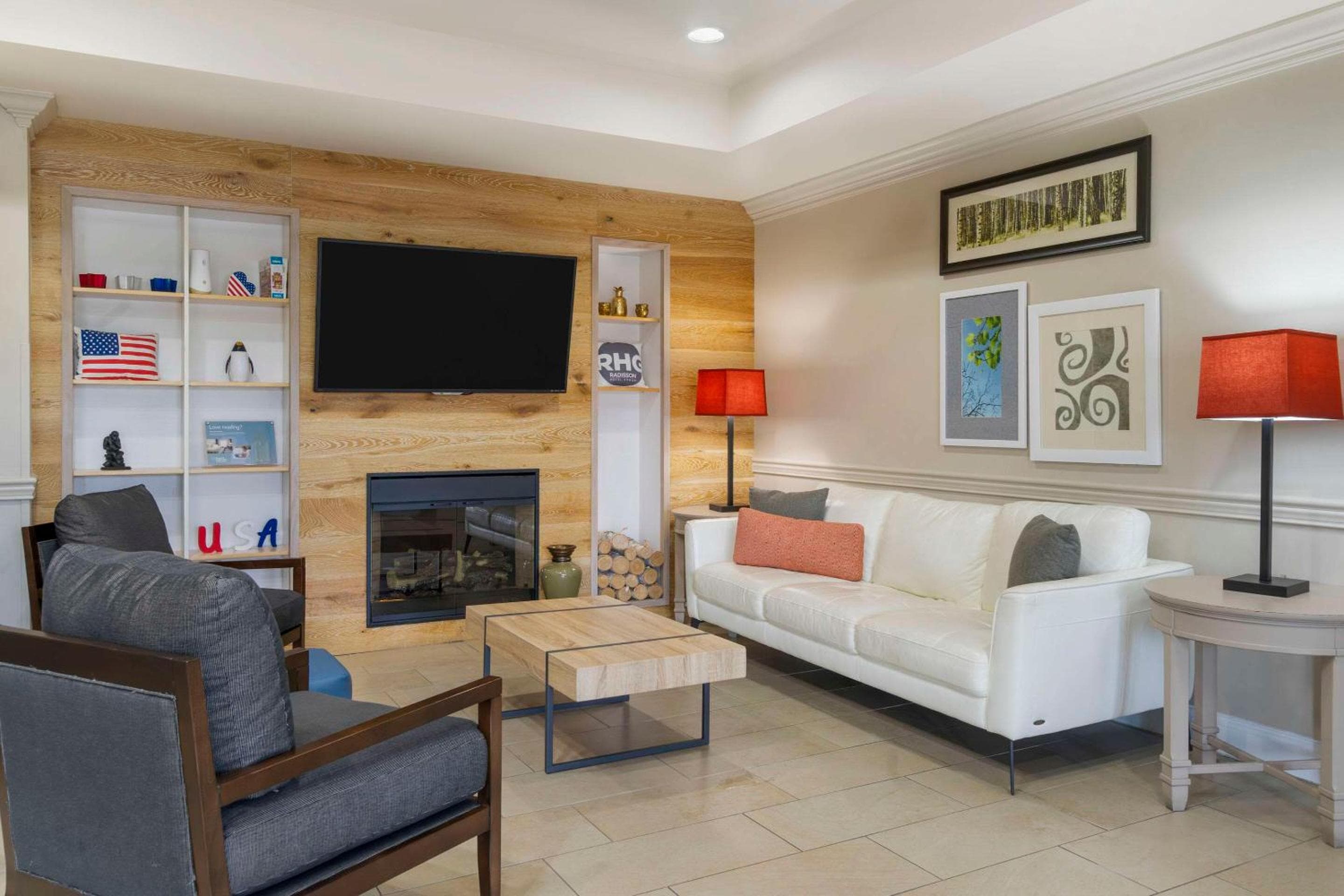 Country Inn & Suites by Radisson, Tampa Airport North, Florida — 2