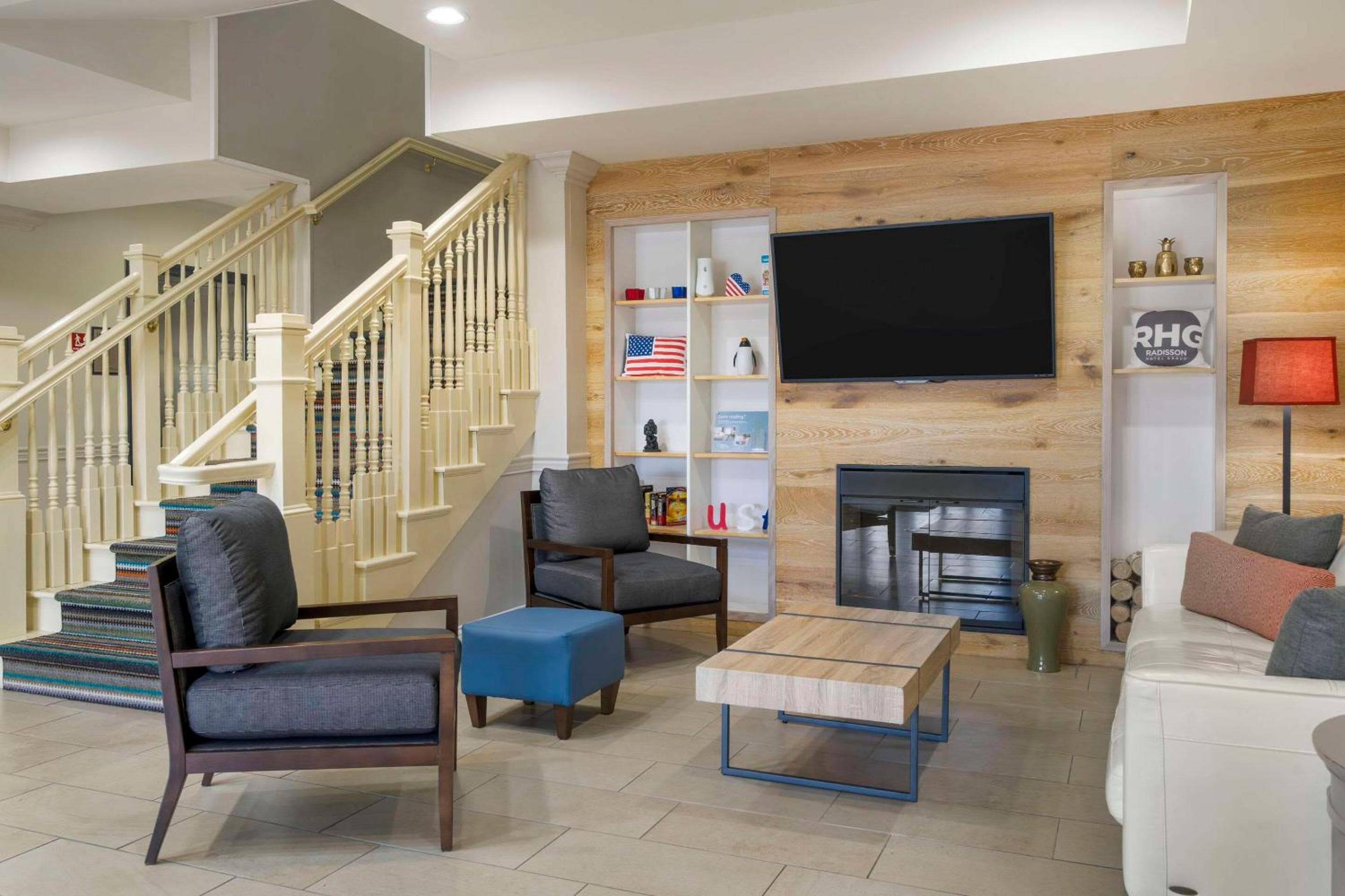 Country Inn & Suites by Radisson, Tampa Airport North, Florida — 3