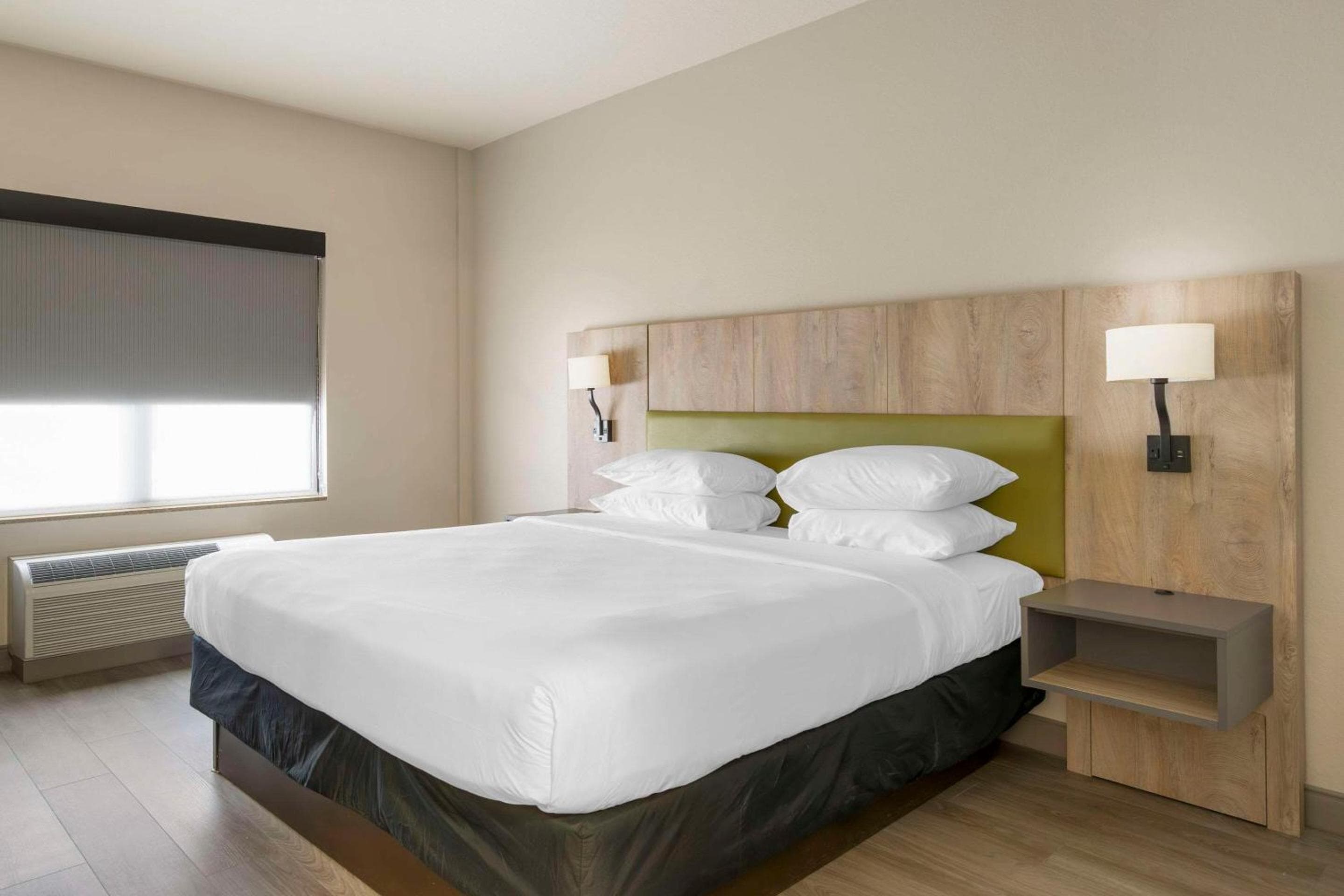 Country Inn & Suites by Radisson, Tampa Airport North, Florida — 5