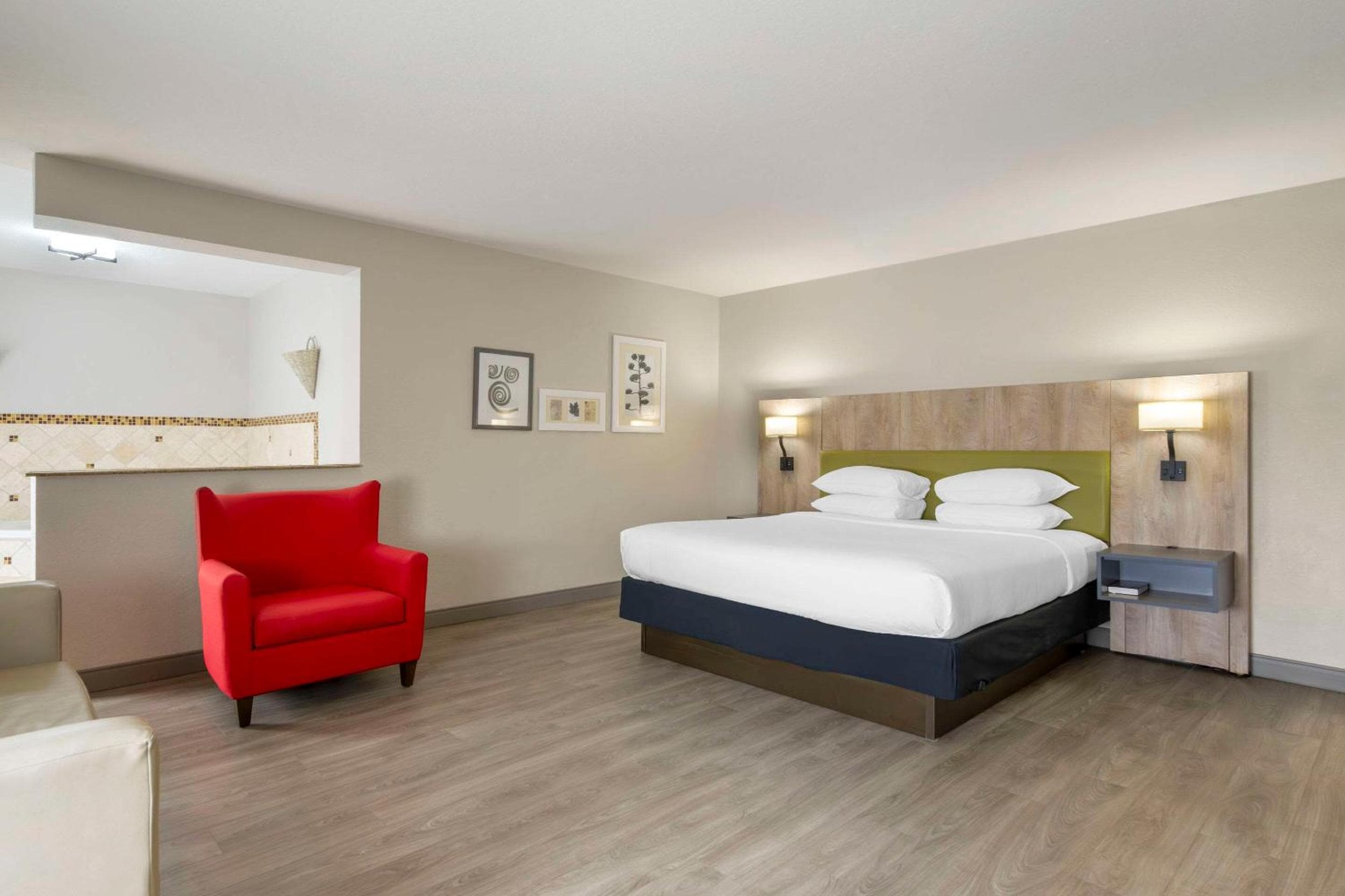 Country Inn & Suites by Radisson, Tampa Airport North, Florida — 11