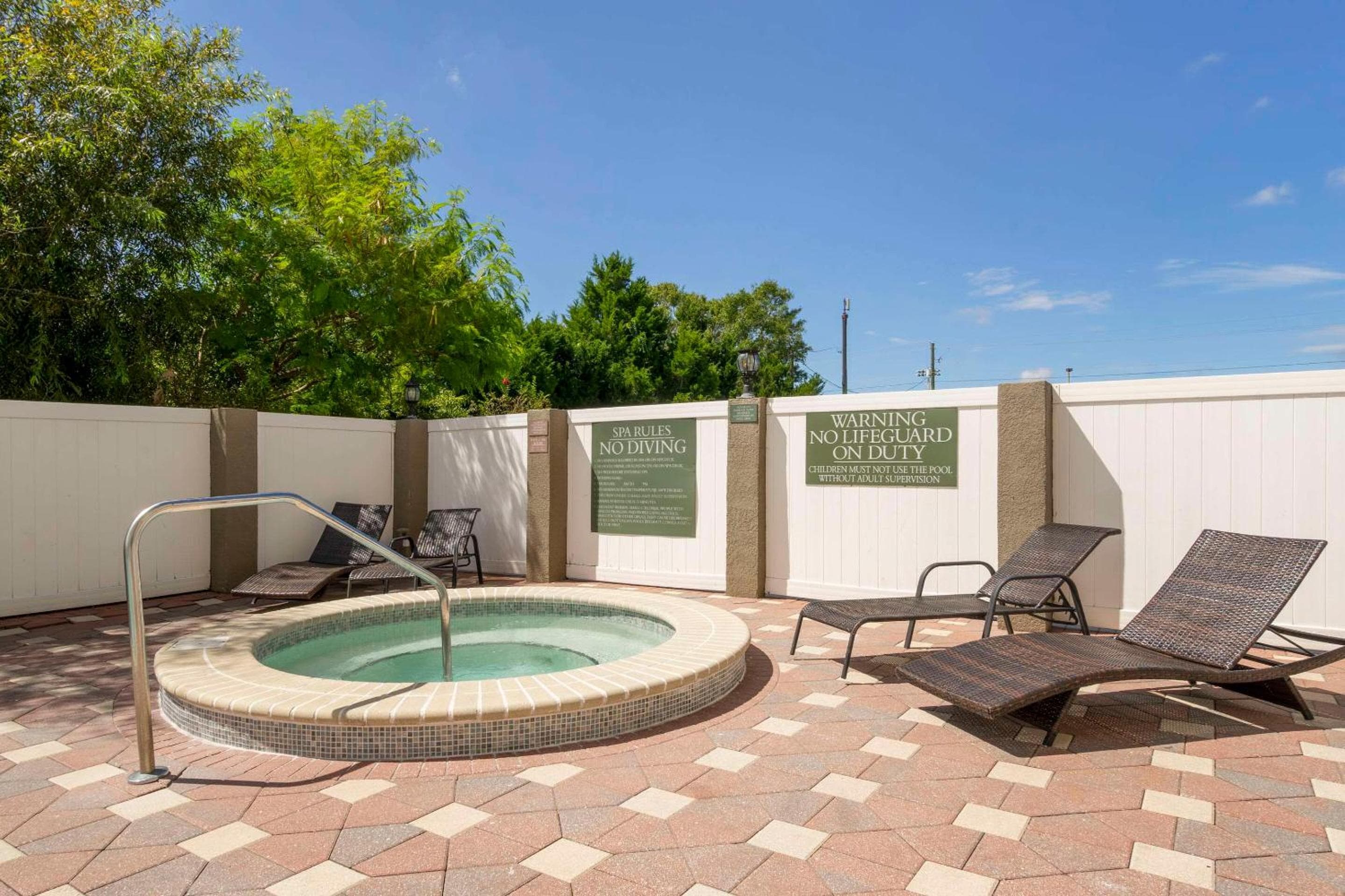 Country Inn & Suites by Radisson, Tampa Airport North, Florida — 16