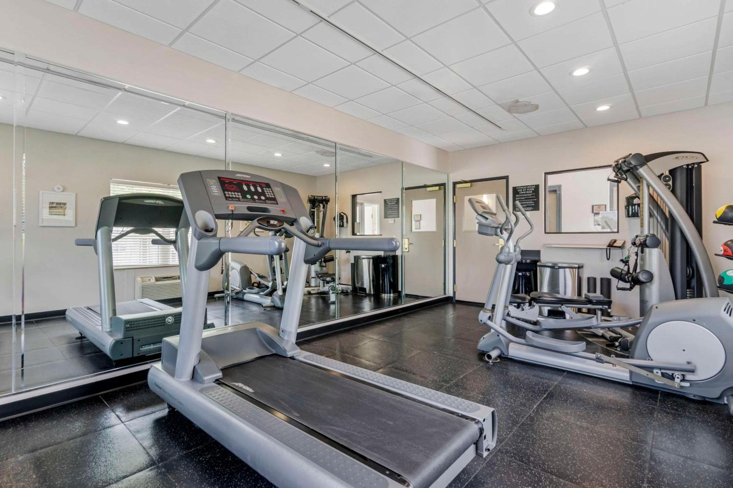 Country Inn & Suites by Radisson, Tampa Airport North, Florida — 17