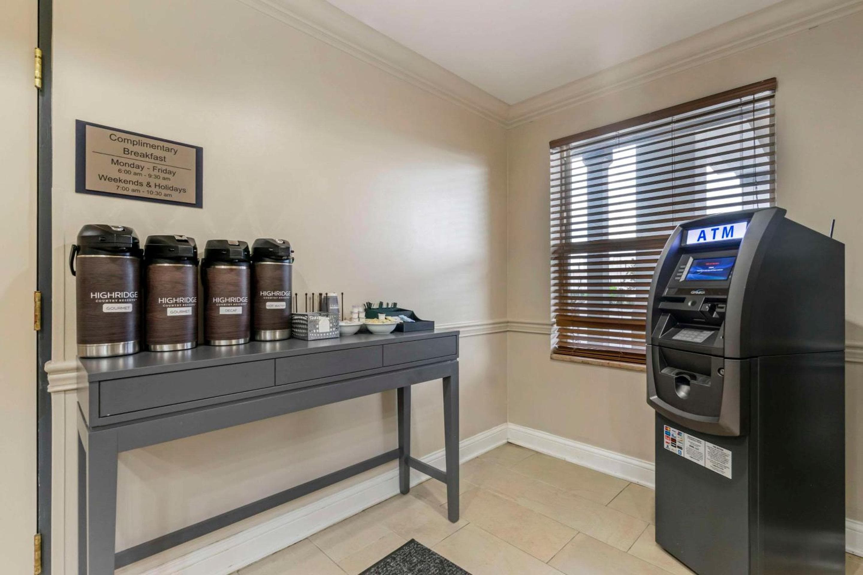 Country Inn & Suites by Radisson, Tampa Airport North, Florida — 20