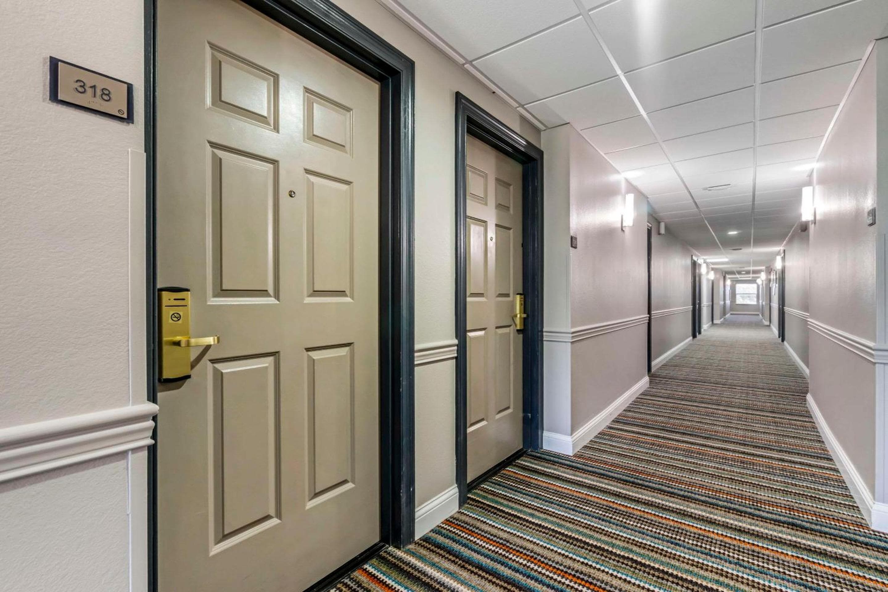 Country Inn & Suites by Radisson, Tampa Airport North, Florida — 25