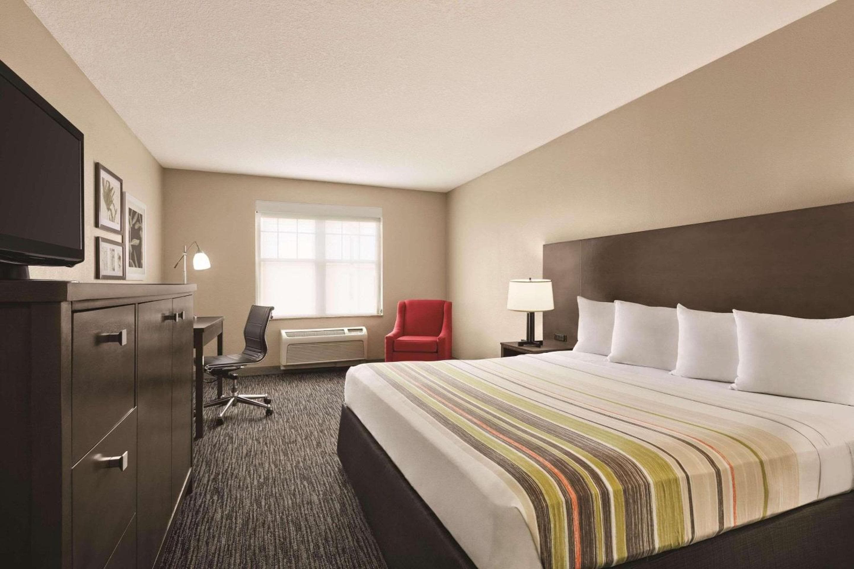 Country Inn & Suites by Radisson, Tampa-Brandon, FL — 10