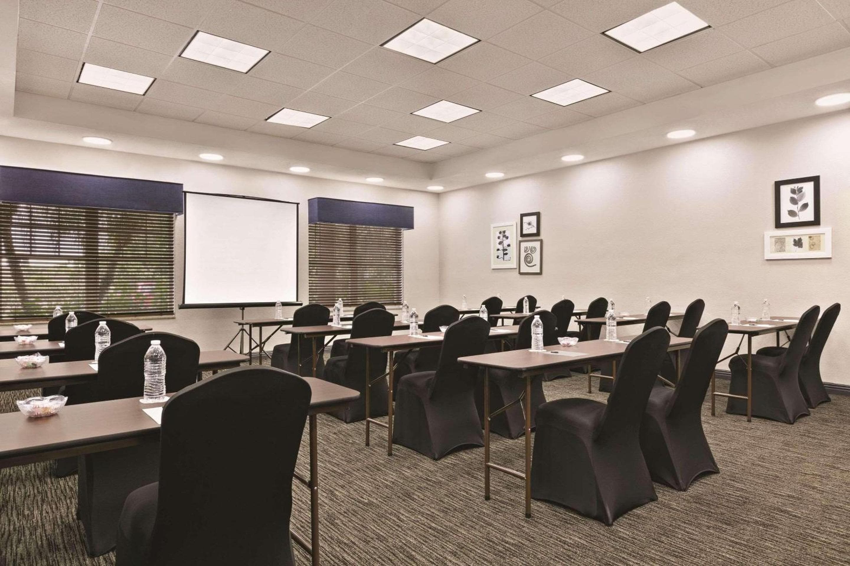 Country Inn & Suites by Radisson, Tampa-Brandon, FL — 28