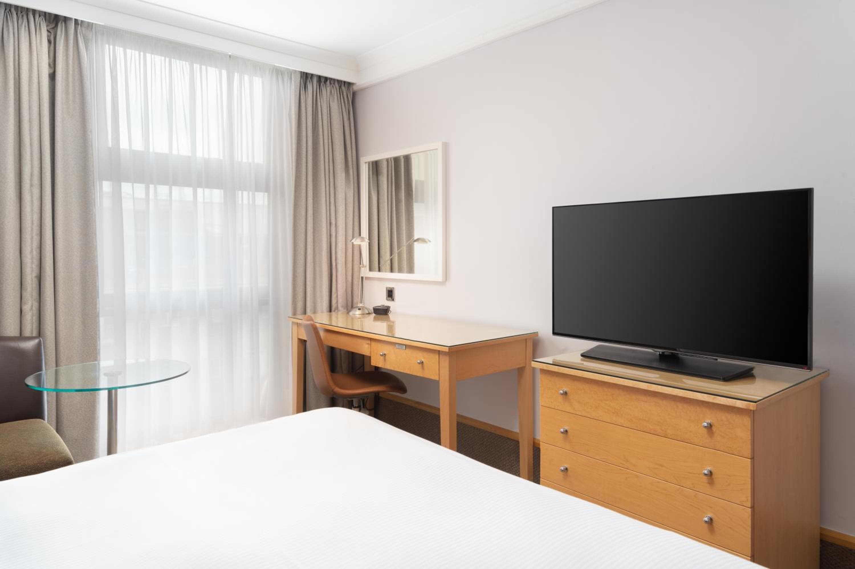 Hilton London Kensington Hotel — 5