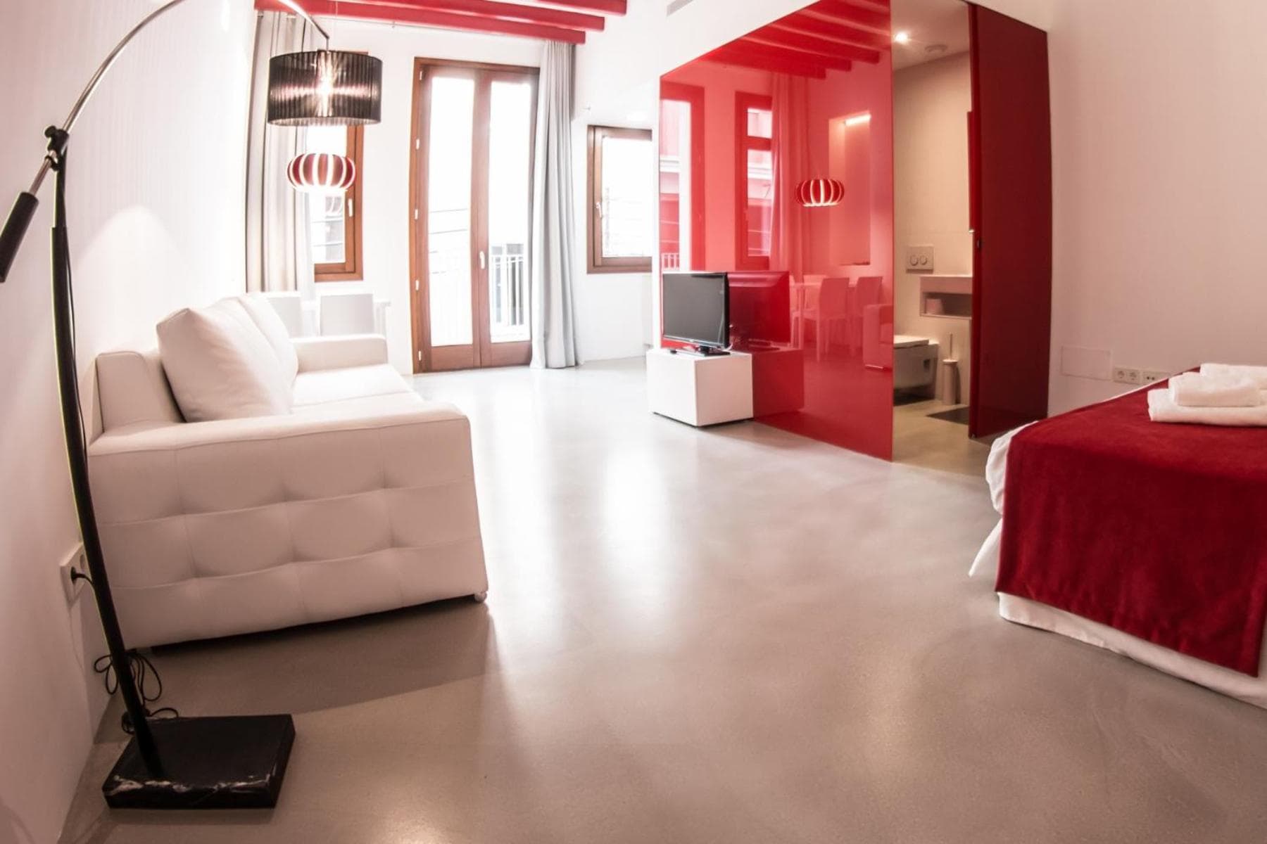 Apartamentos Lonja Suites — 10