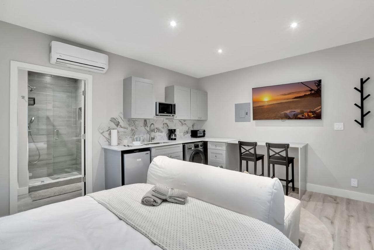 Studio Right off Las Olas - Steps to FTL Beach 2C — 30