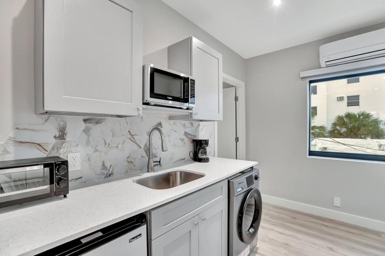 Studio Right off Las Olas - Steps to FTL Beach 1B — 11