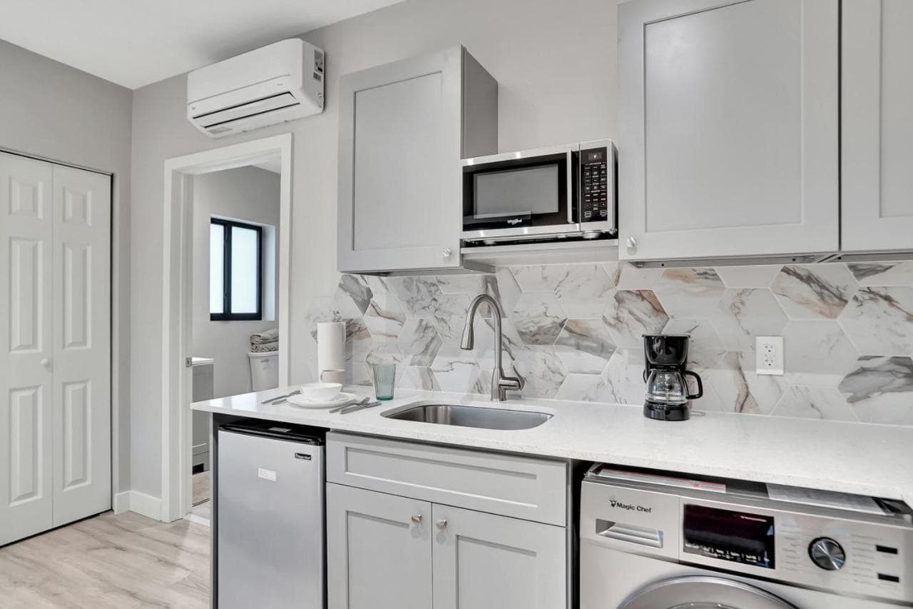 Studio Right off Las Olas - Steps to FTL Beach 2C — 14