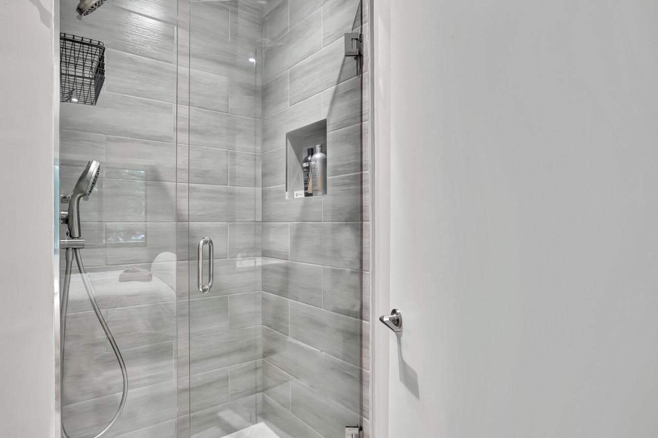 Studio Right off Las Olas - Steps to FTL Beach 2C — 25