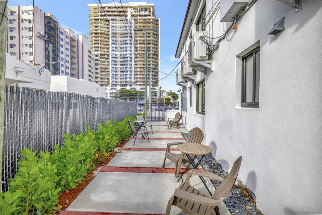 Studio Right off Las Olas - Steps to FTL Beach 1B — 25