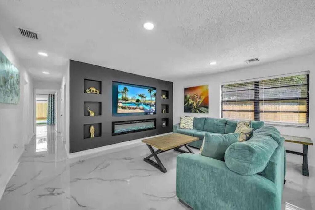Indoor Basketball, Game Room, Heated Pool, Private — 26