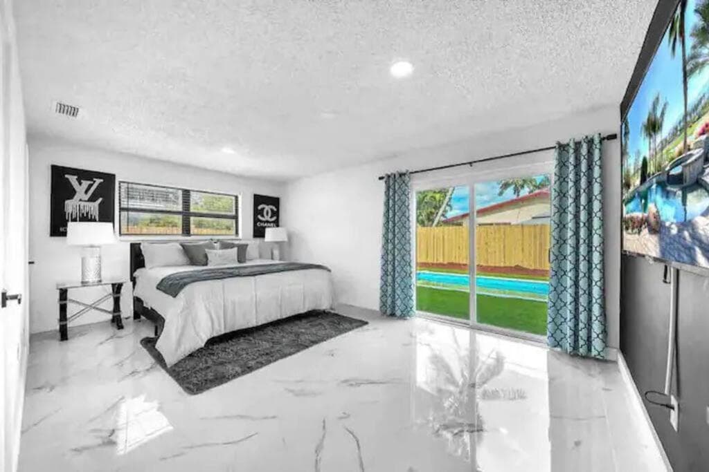 Indoor Basketball, Game Room, Heated Pool, Private — 14