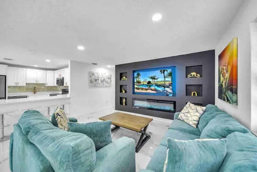 Indoor Basketball, Game Room, Heated Pool, Private — 9
