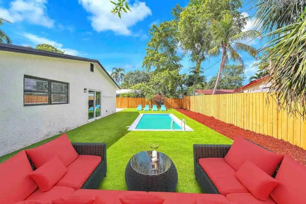 Indoor Basketball, Game Room, Heated Pool, Private — 5