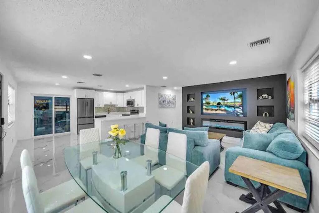 Indoor Basketball, Game Room, Heated Pool, Private — 23