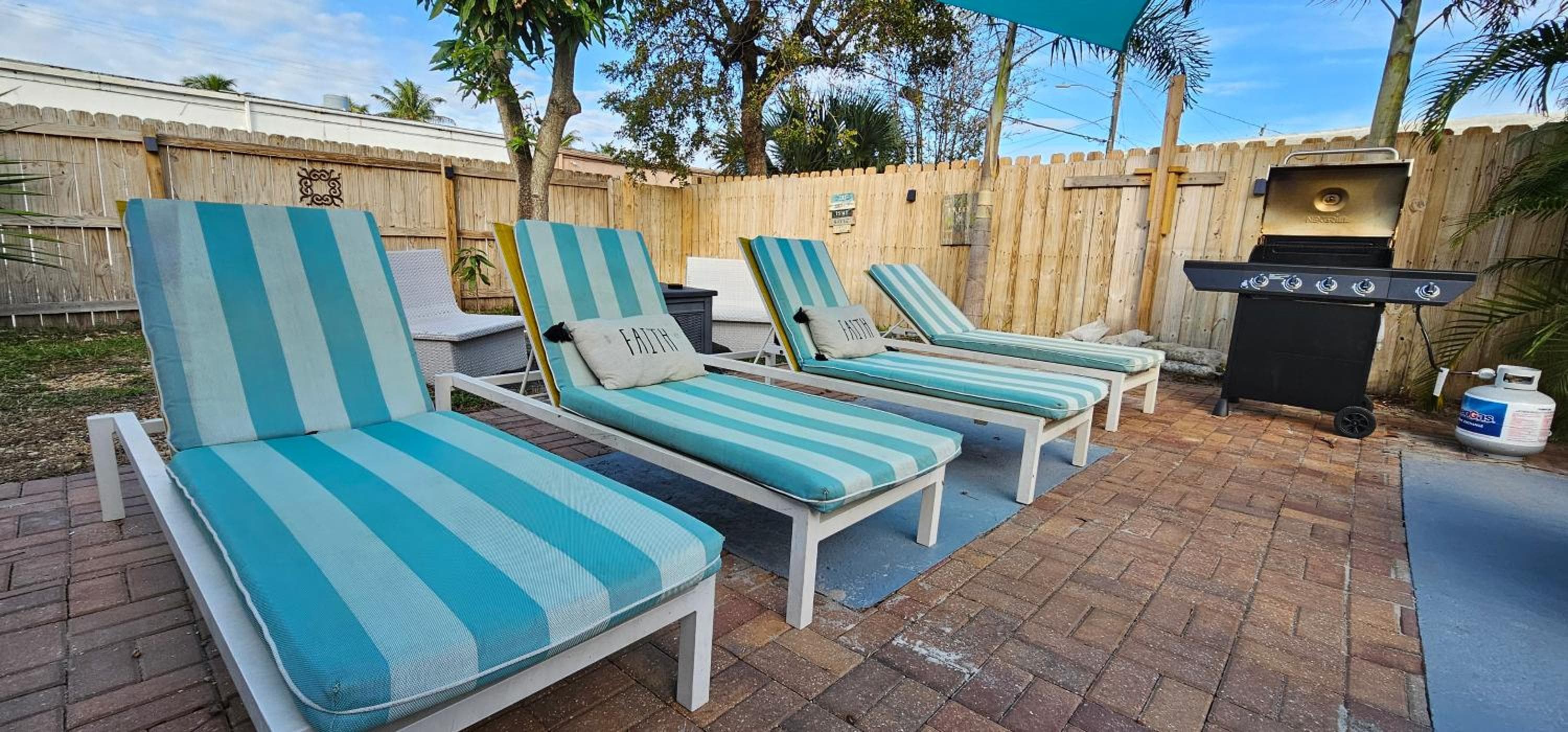 Equipped House W Pool & Patios, Near the Beaches, Prime Location- Ideal for Small Families, Coastal Haven — 19