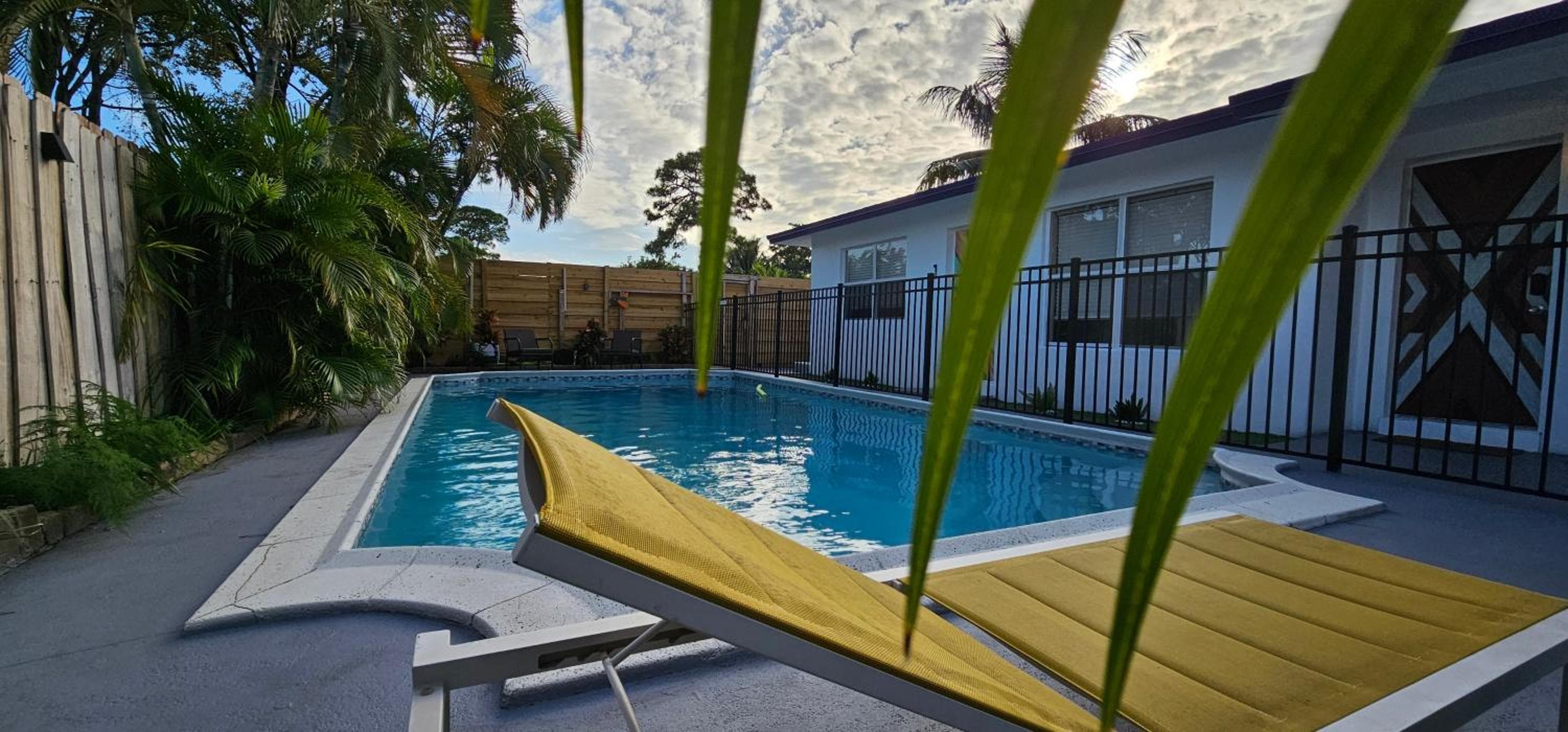 Equipped House W Pool & Patios, Near the Beaches, Prime Location- Ideal for Small Families, Coastal Haven — 18